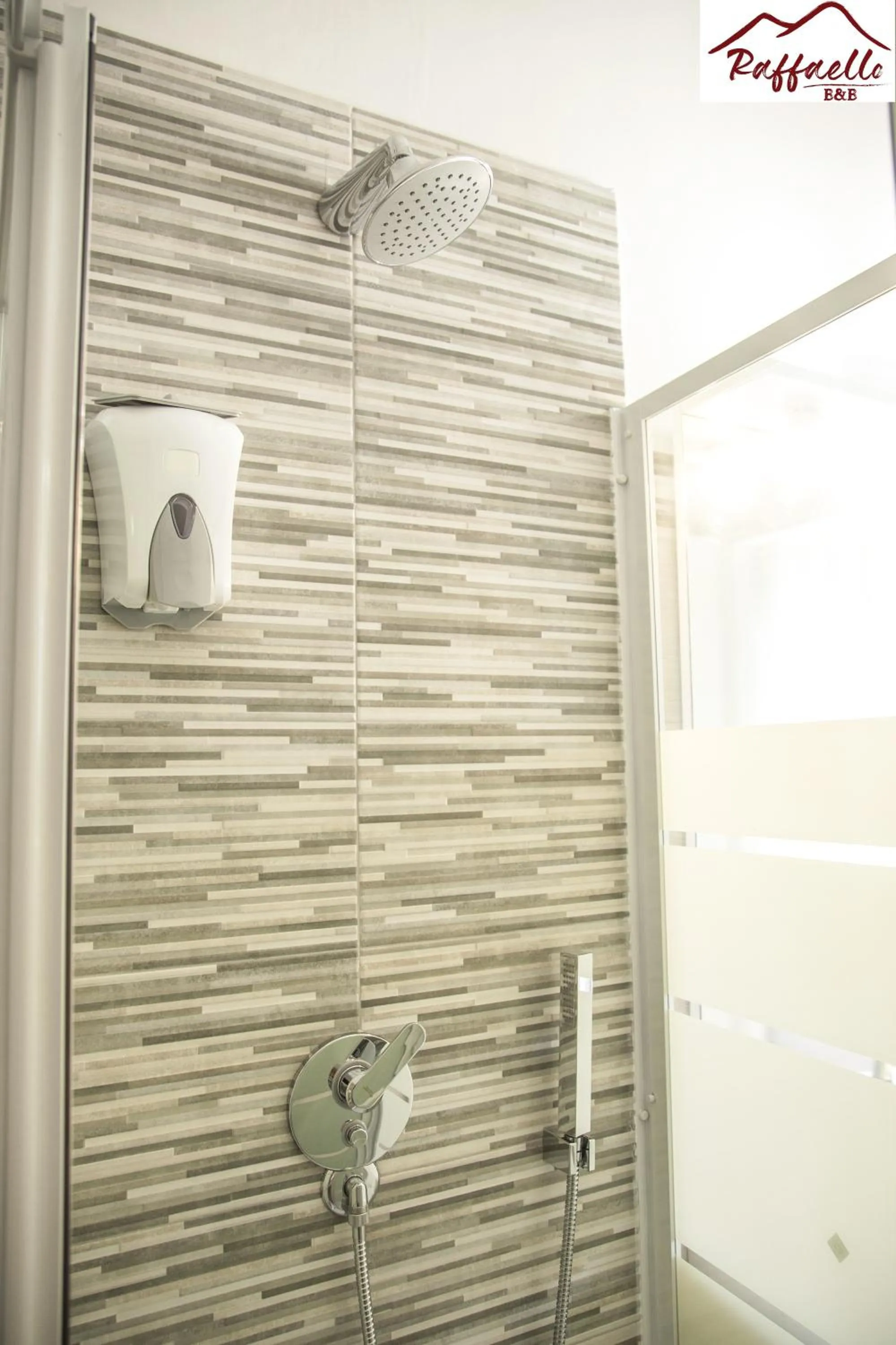 Bathroom in B & B Raffaello