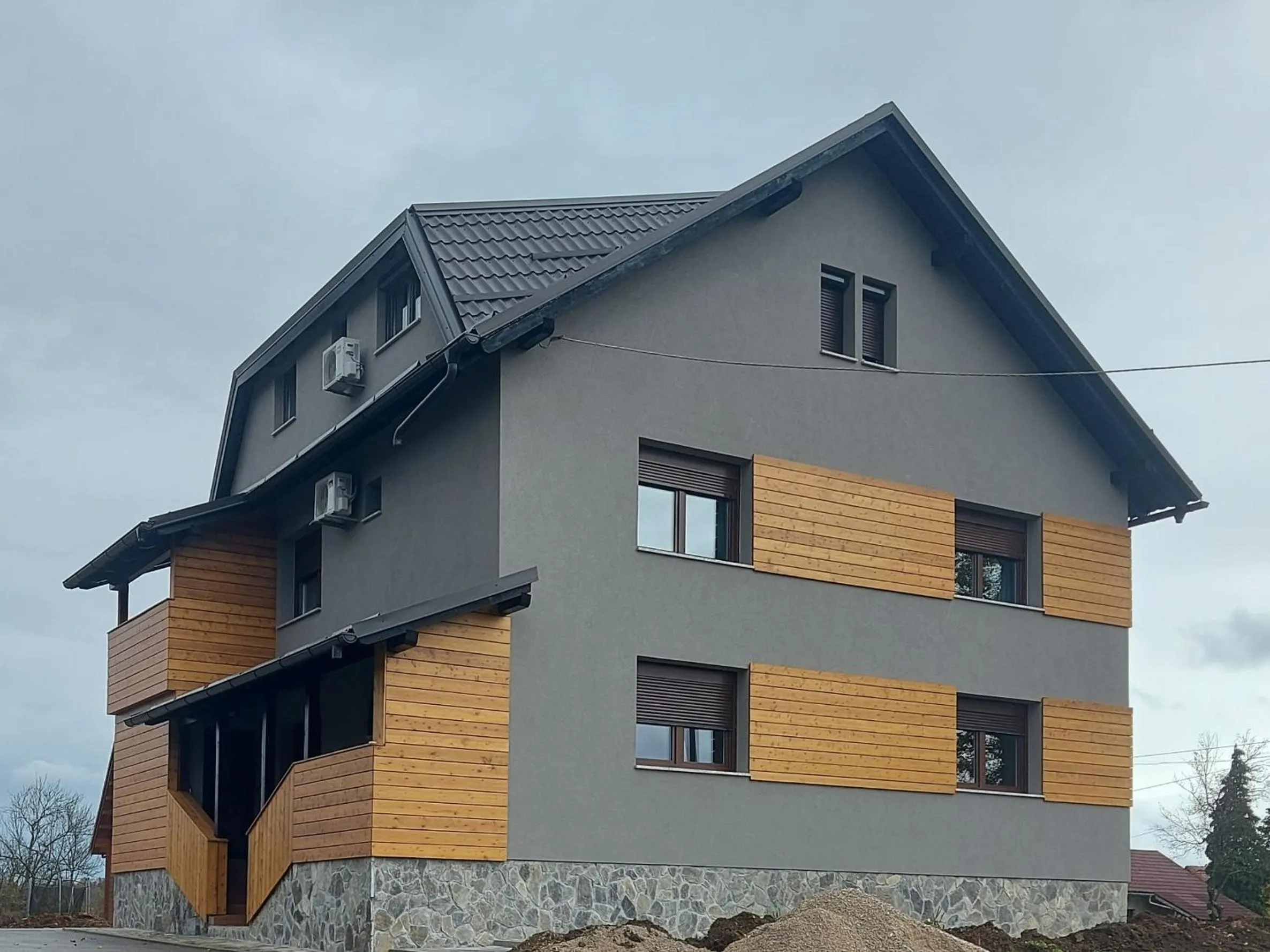 Property building in 4 Seasons Guest House