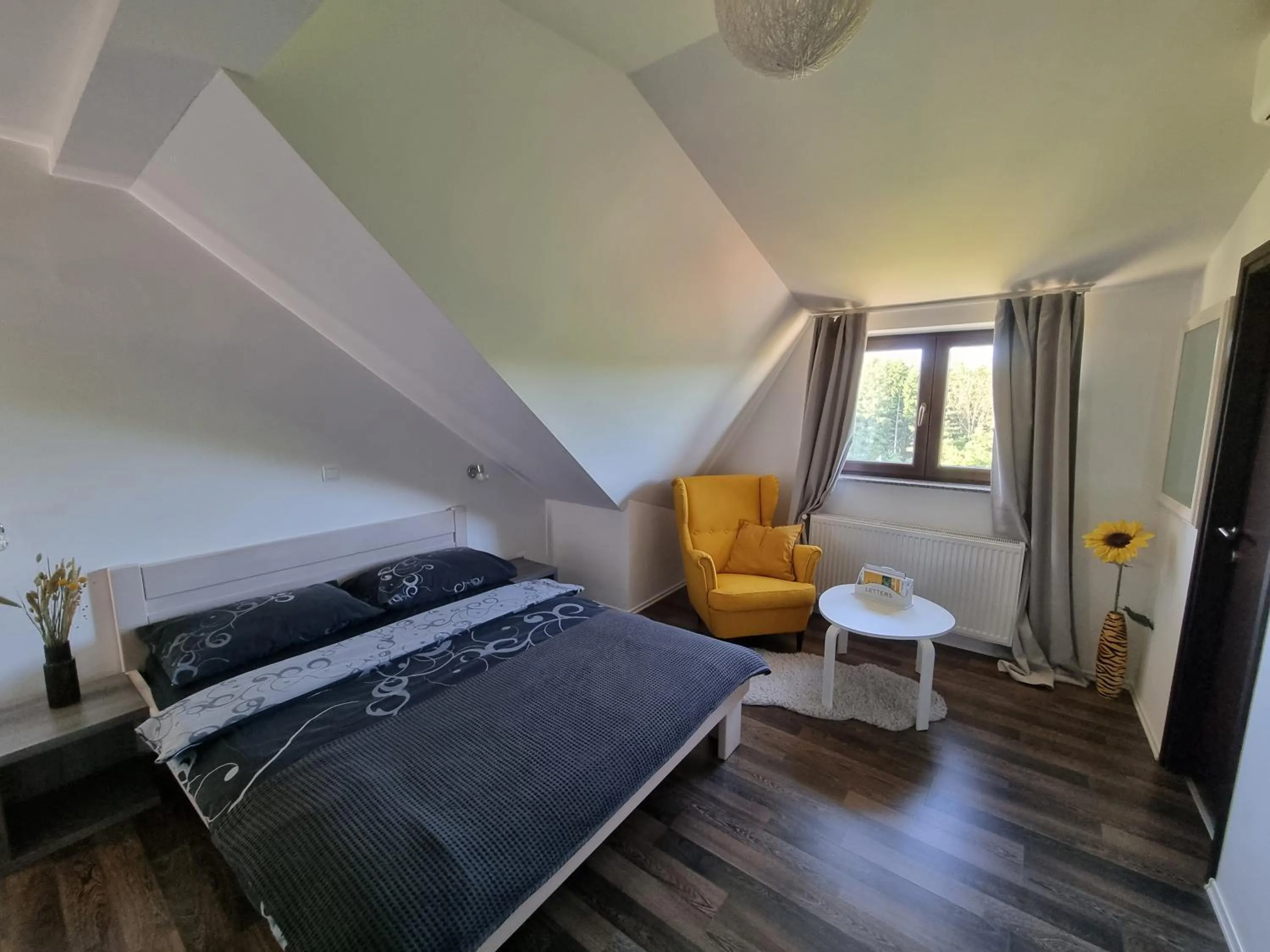Bed in 4 Seasons Guest House