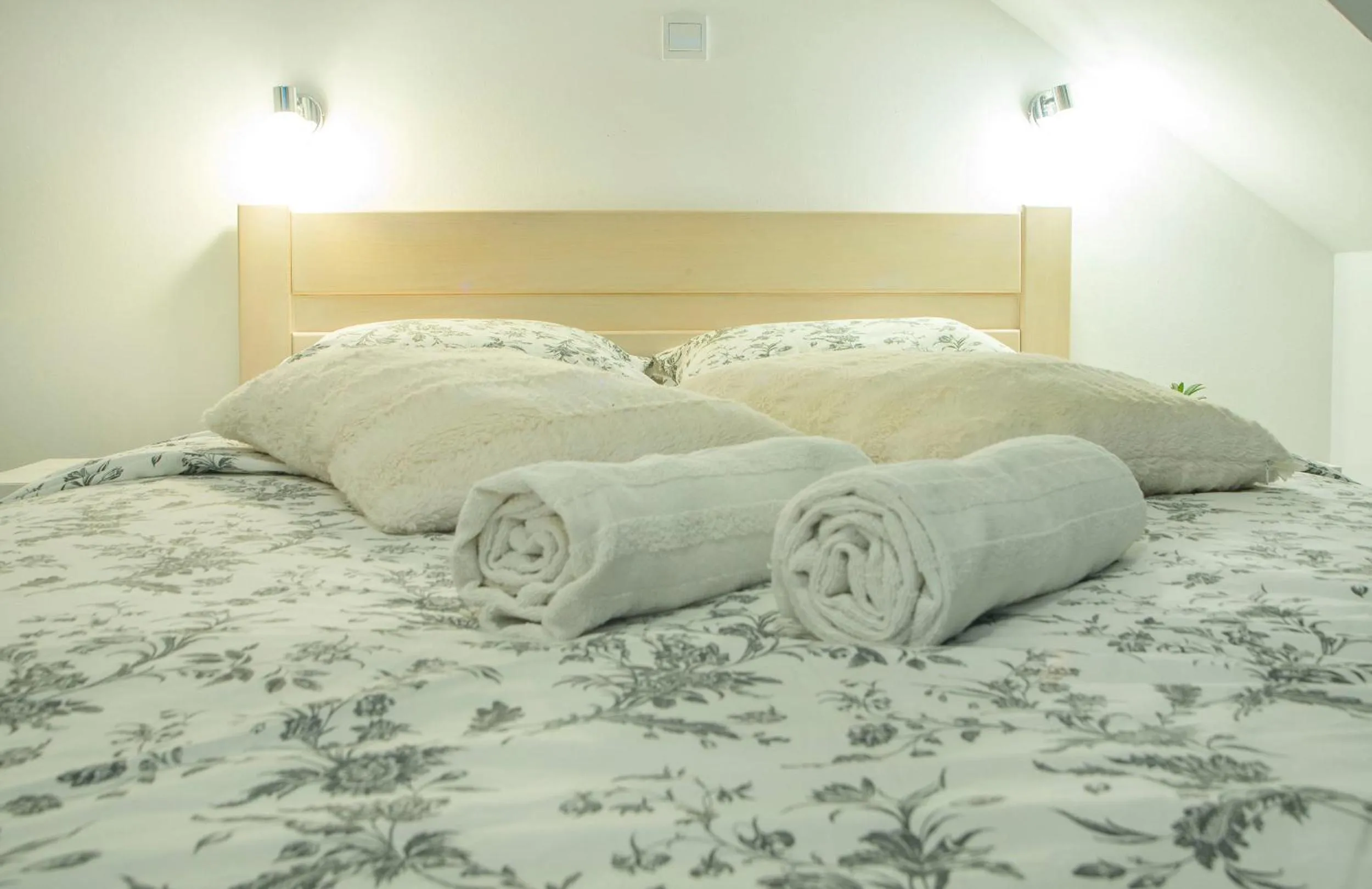 Bed in 4 Seasons Guest House