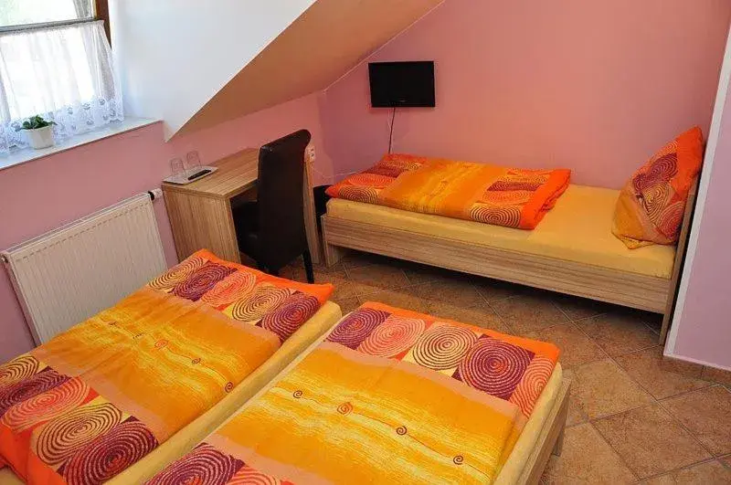 Classic Triple Room in Penzion Farma Classic Triple Room in Penzion Farma