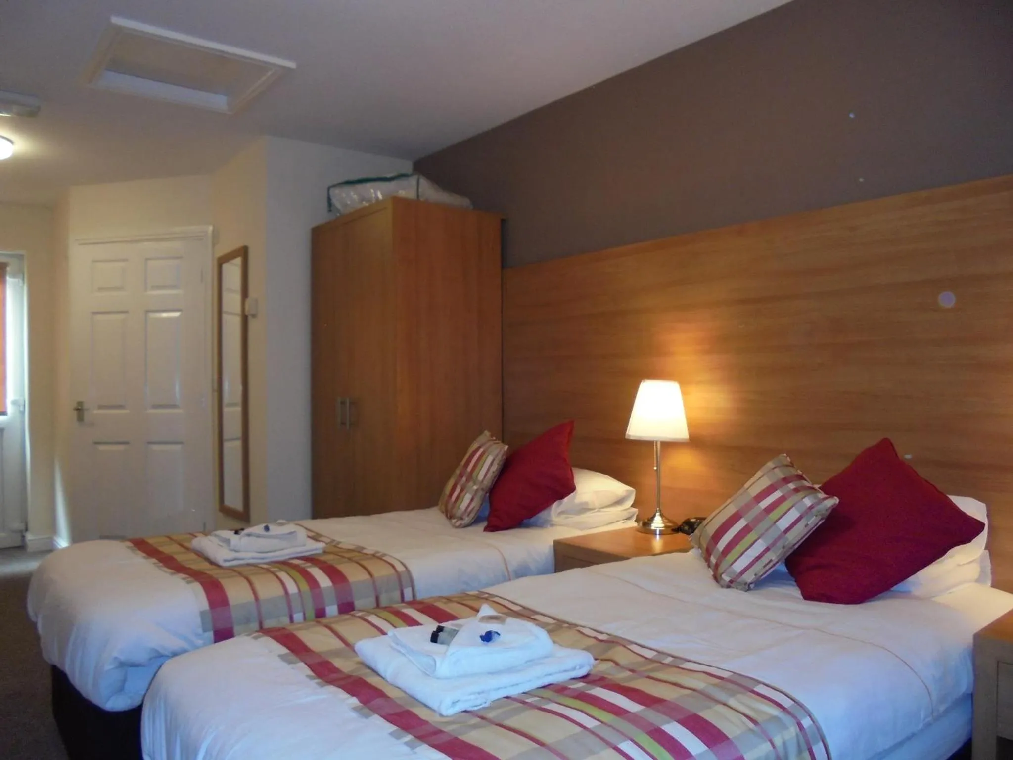 Bedroom, Bed in The River Don Tavern and Lodge
