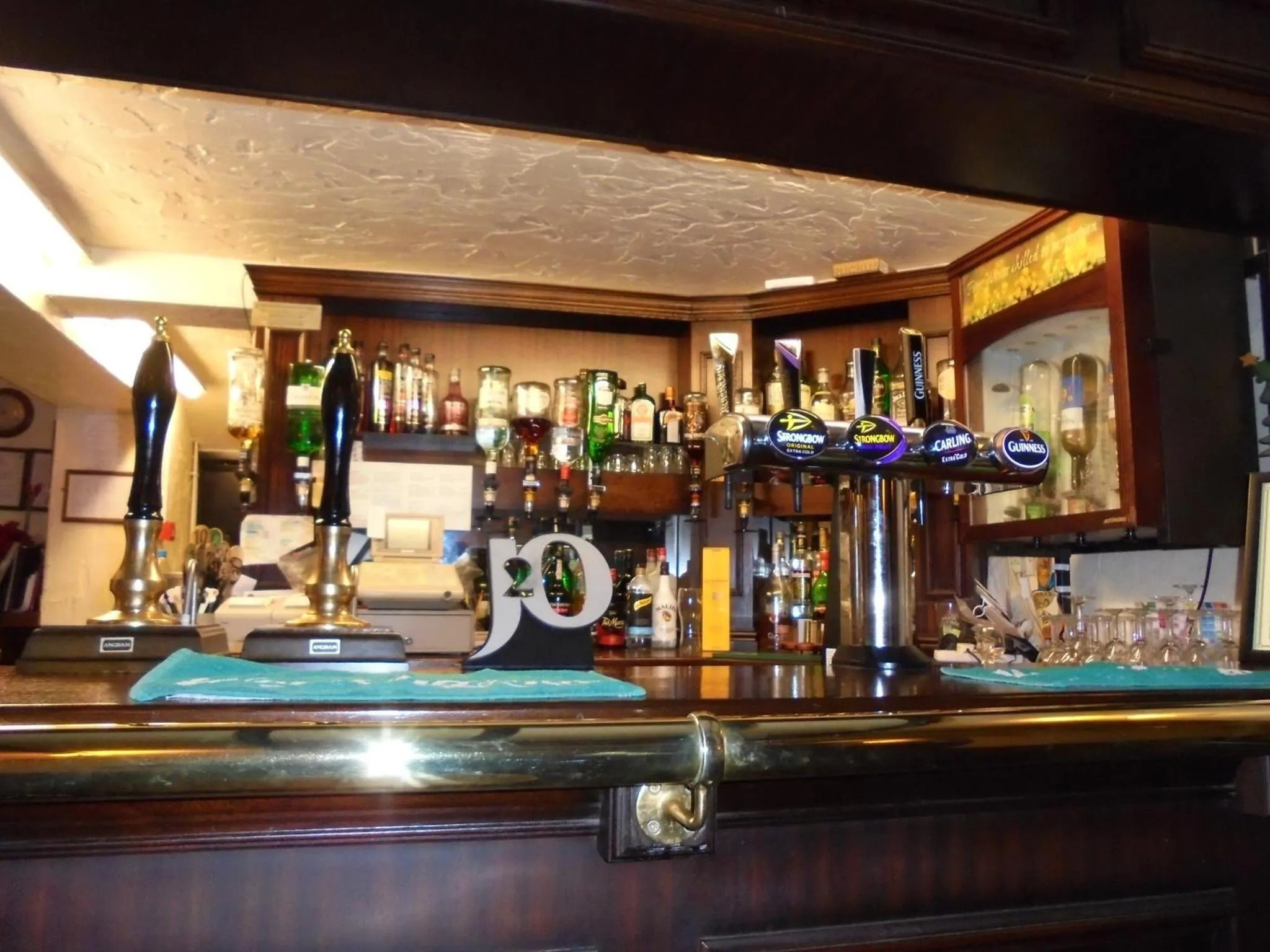 Lounge or bar in The River Don Tavern and Lodge