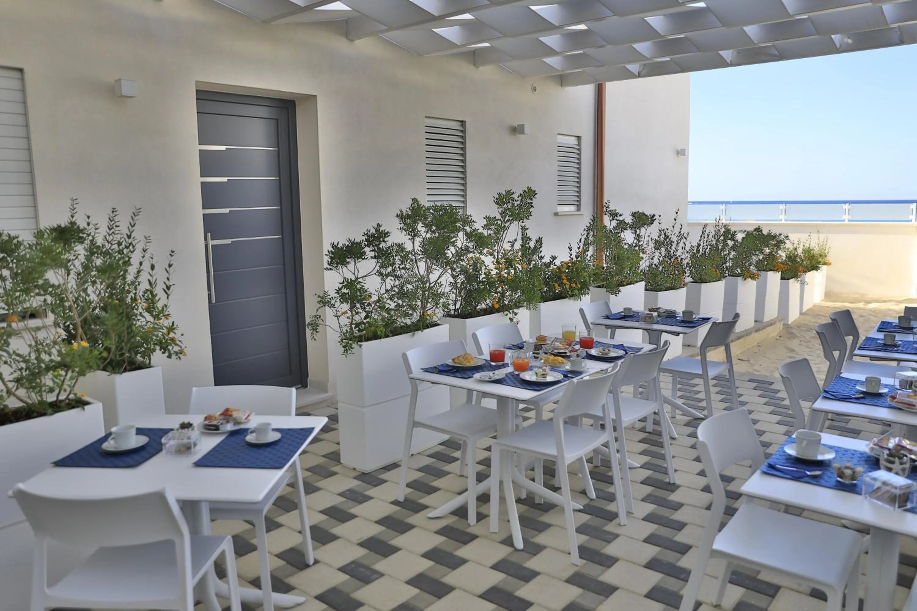 Restaurant/places to eat in Baia Azzurra B&B