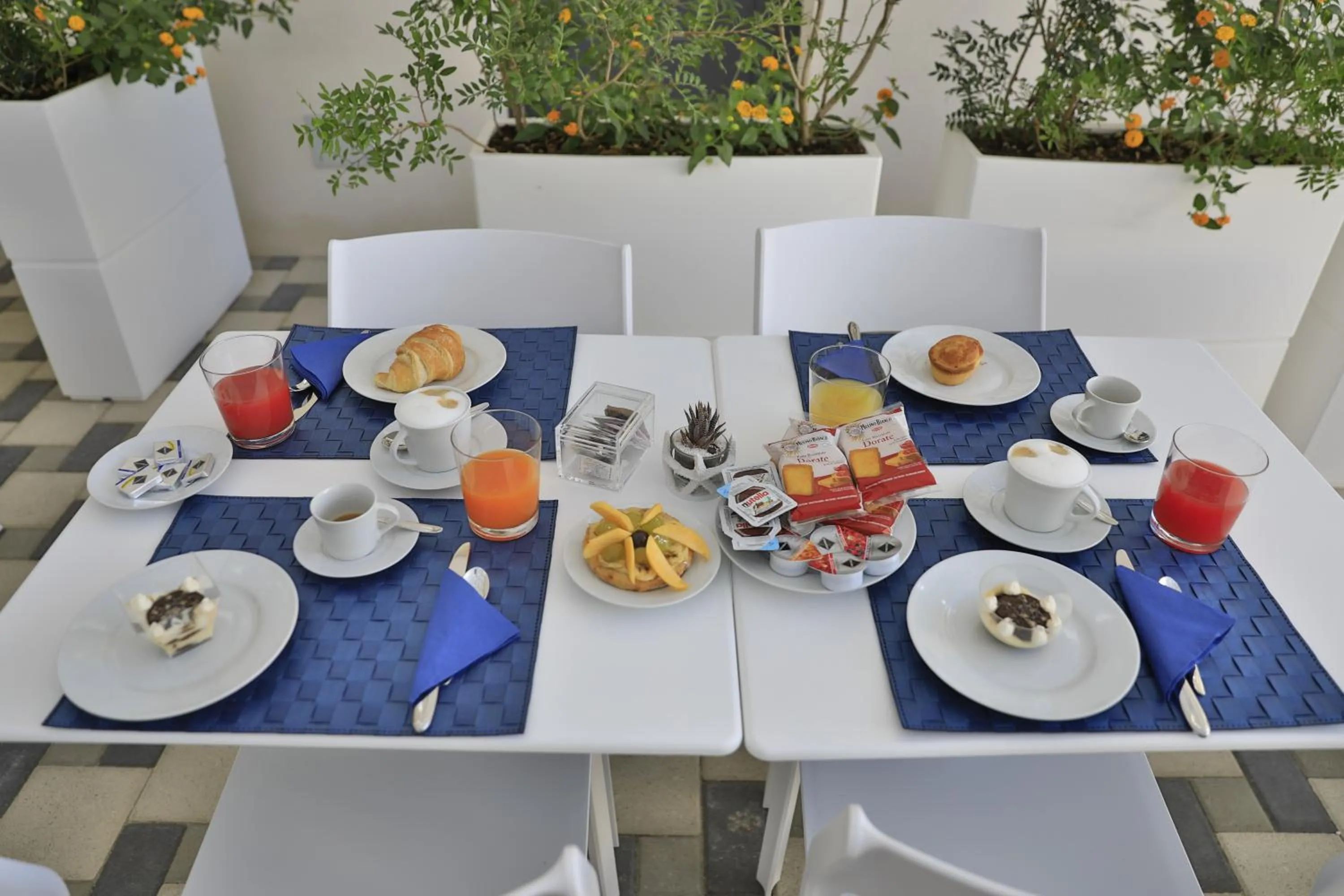 Food and drinks in Baia Azzurra B&B