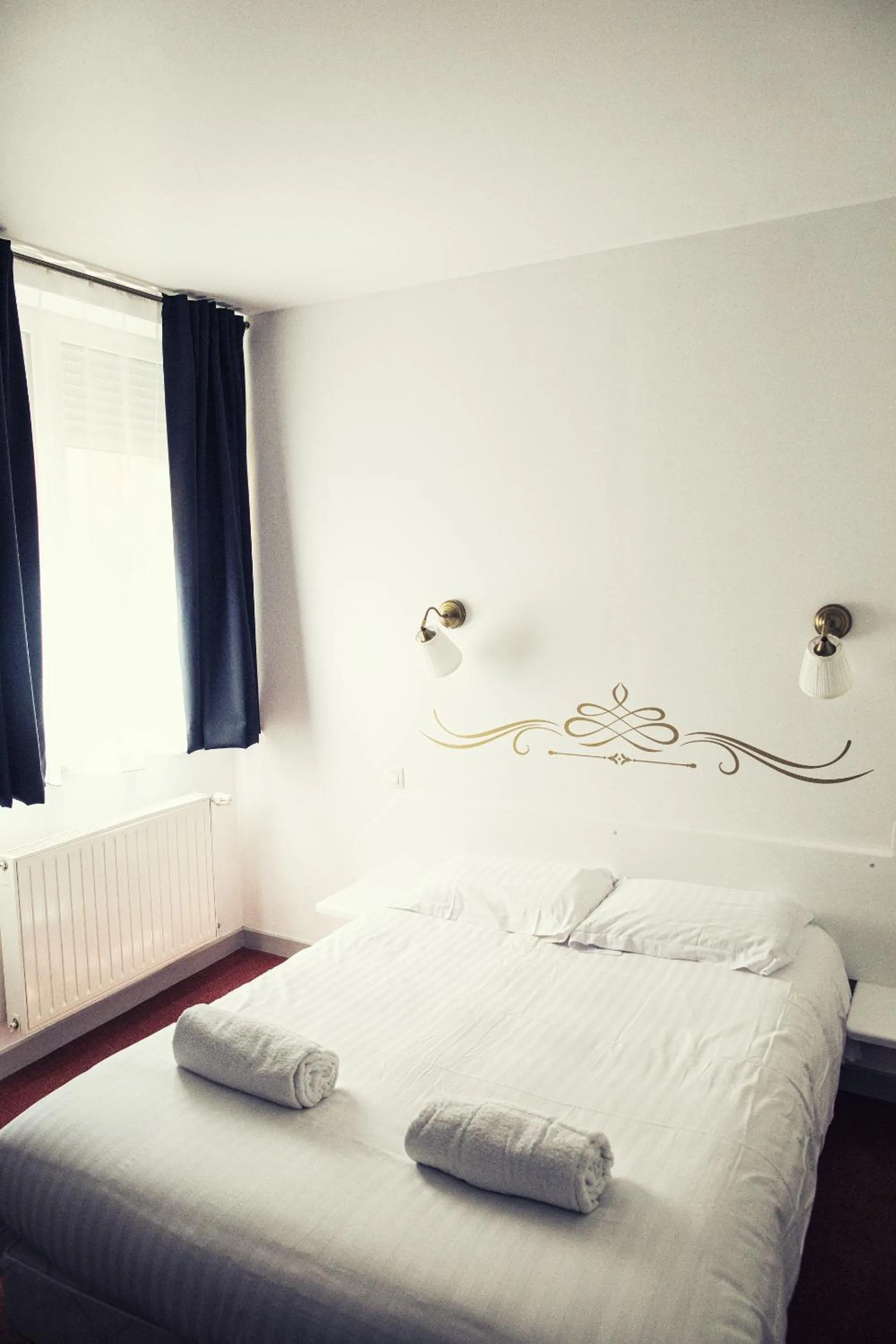 Bedroom, Bed in The Old Hotel Ravel Centre