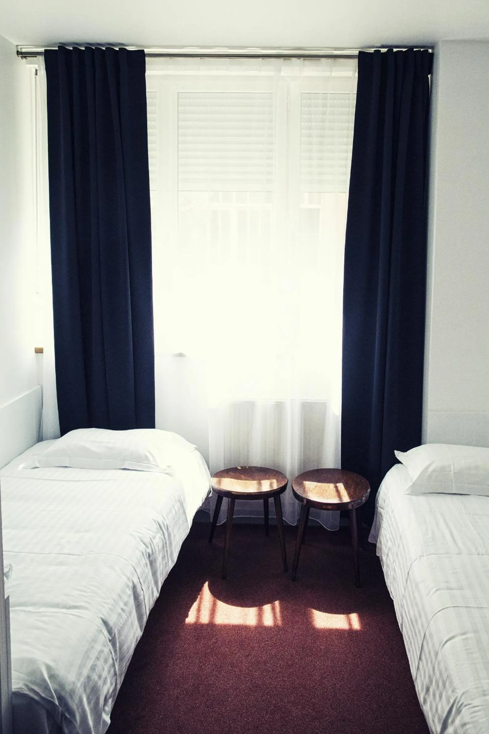 Bedroom, Bed in The Old Hotel Ravel Centre