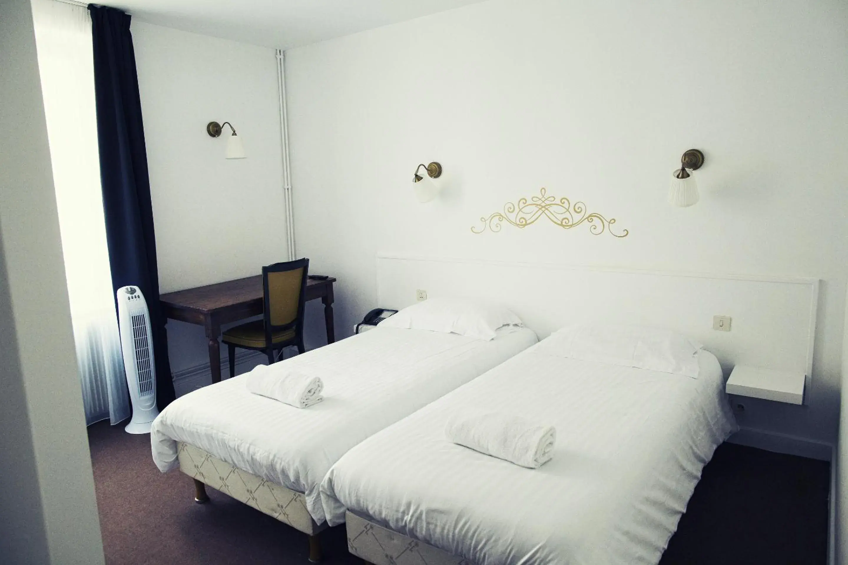 Twin Room with free jacuzzi access in The Old Hotel Ravel Centre Twin Room with free jacuzzi access in The Old Hotel Ravel Centre