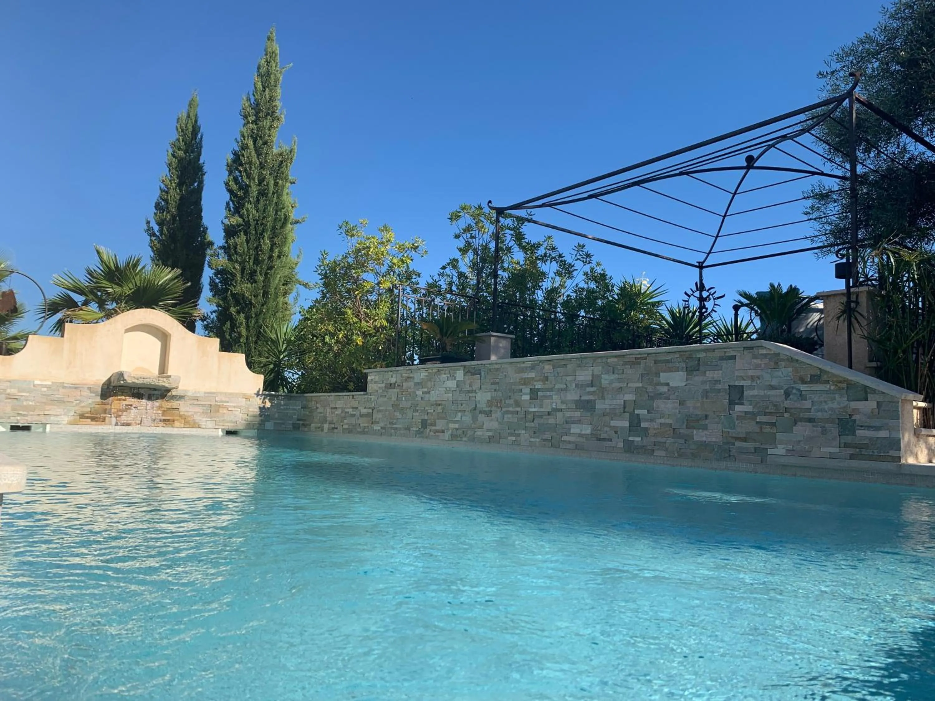 Swimming pool in Les 4 éléments