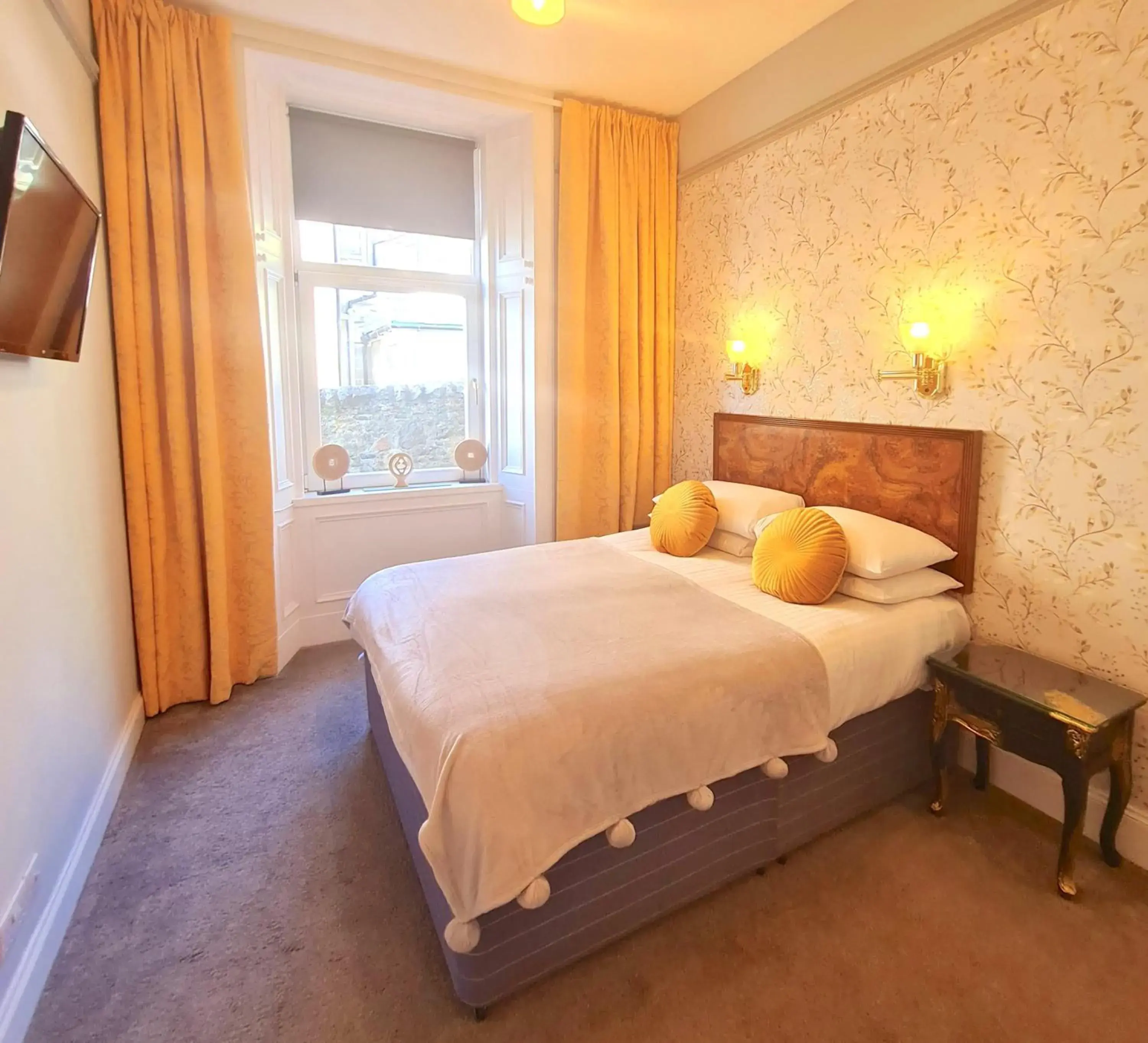 Double Room in Corriemar House Double Room in Corriemar House