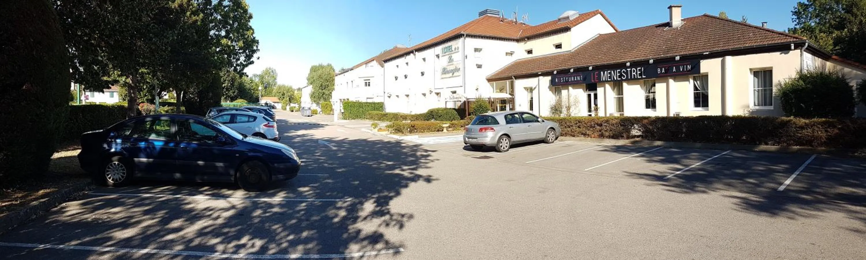 Facade/entrance in Hôtel La Bérangère