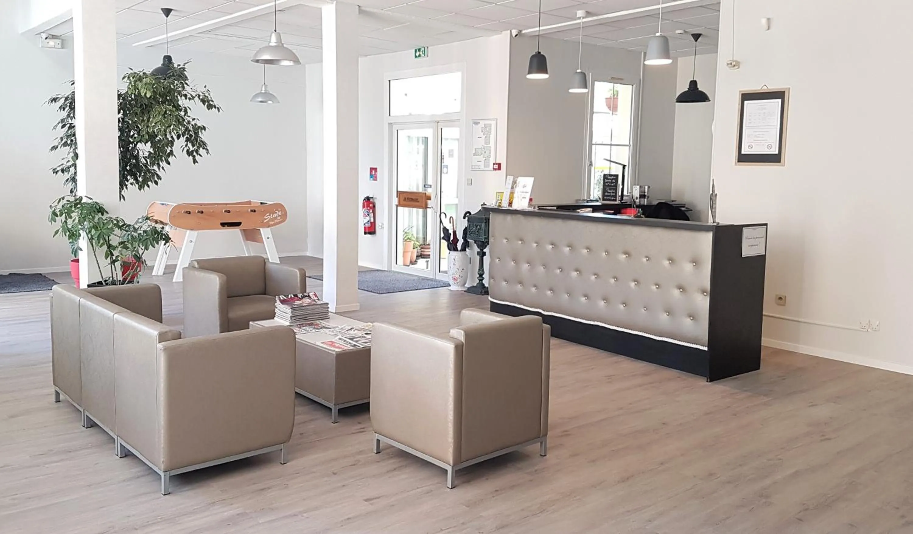 Patio in Hôtel La Bérangère