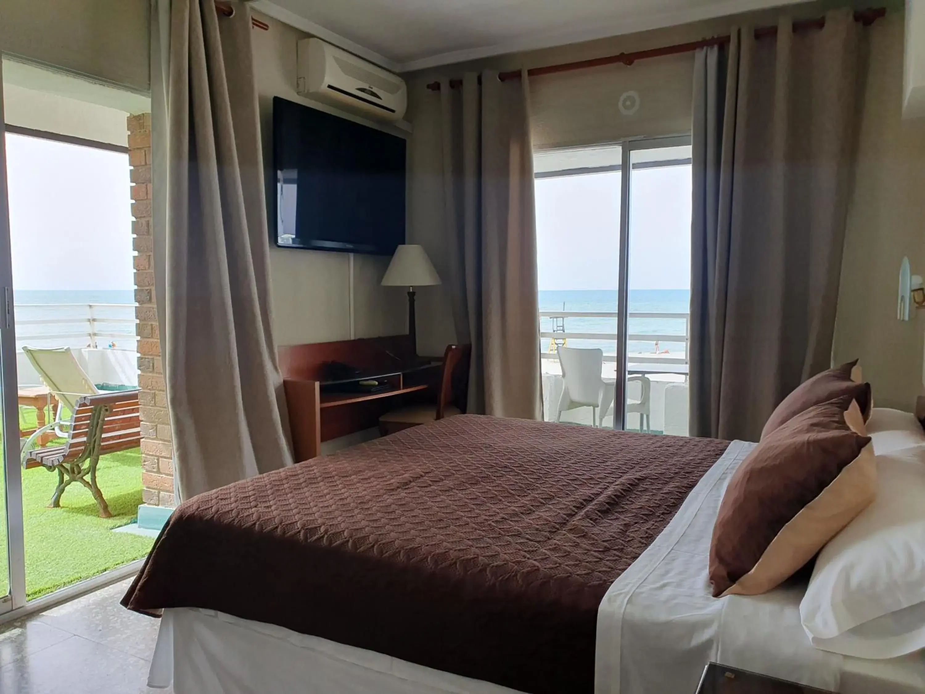 Superior Double Room with Sea View in Hotel Polamar Superior Double Room with Sea View in Hotel Polamar