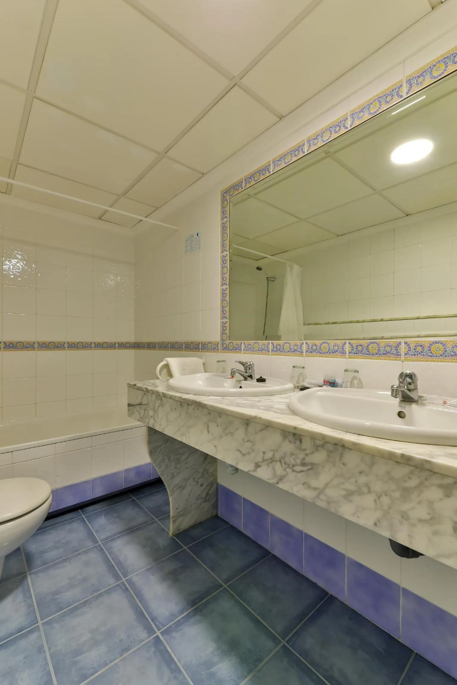 Bathroom in Hotel Polamar