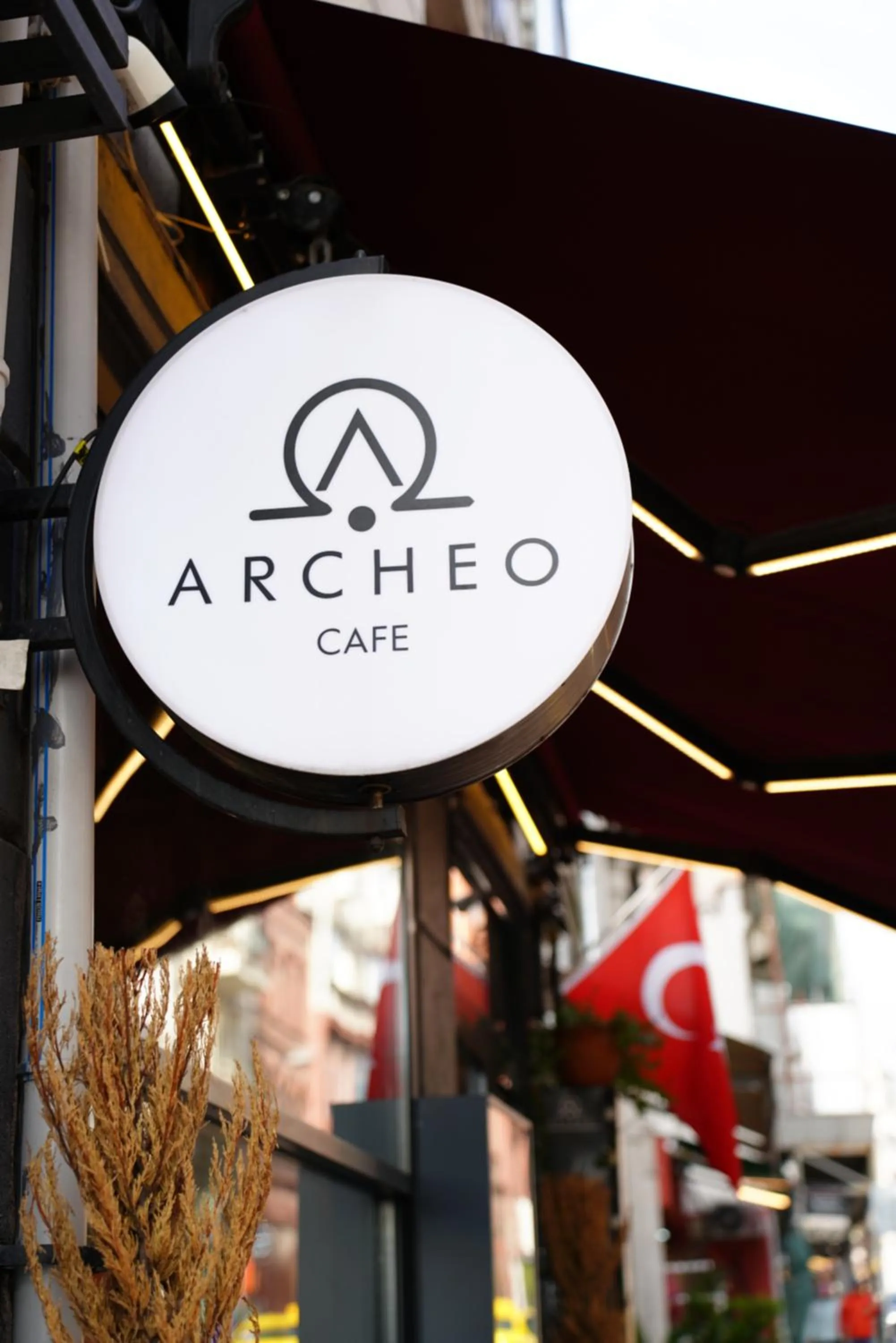 Property logo or sign in Archeo