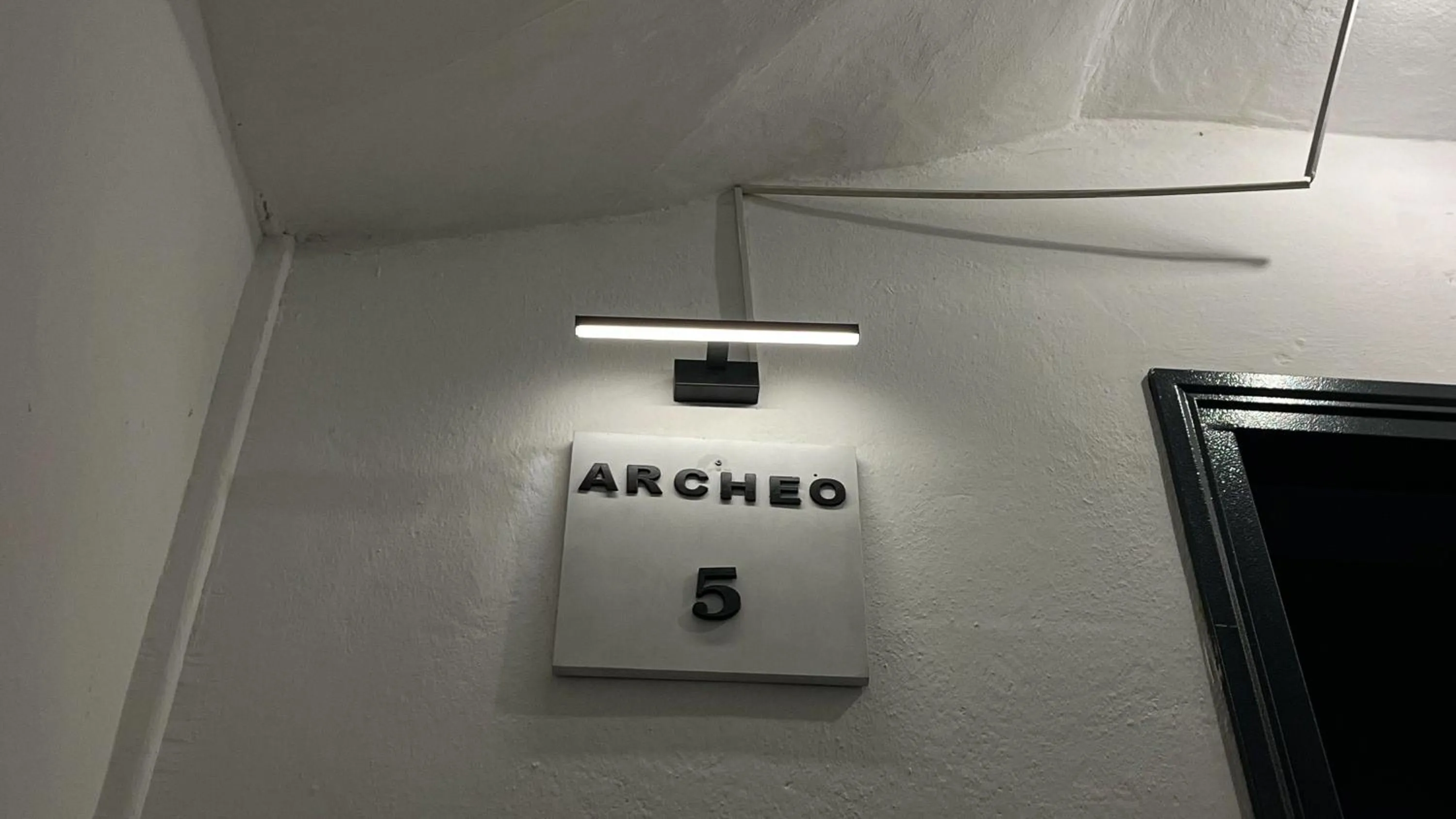 Decorative detail in Archeo