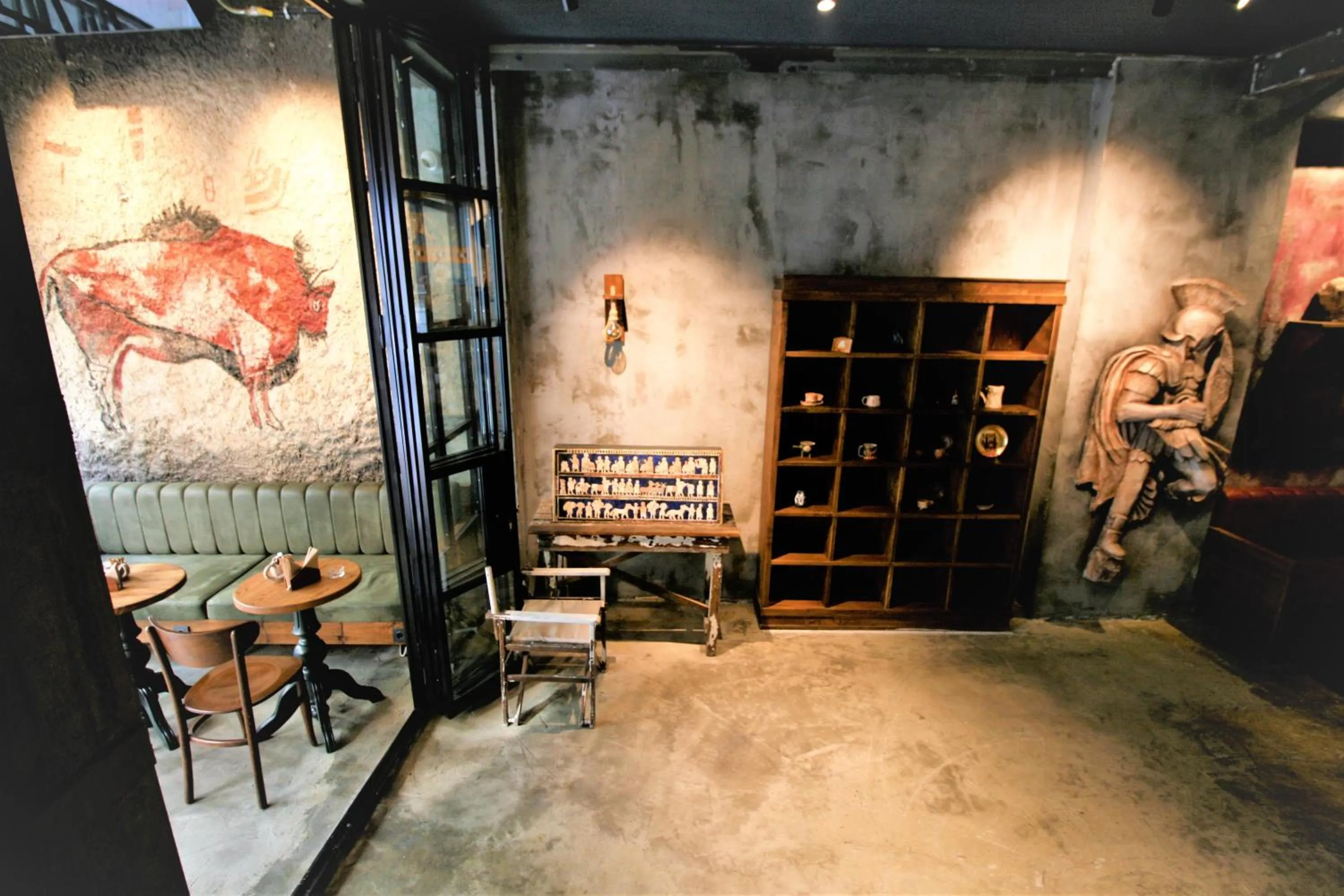 Facade/entrance in Archeo