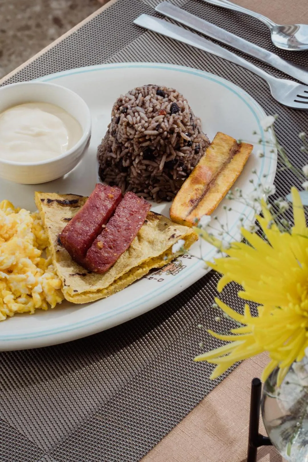 Breakfast in Hotel Diriá Santa Cruz
