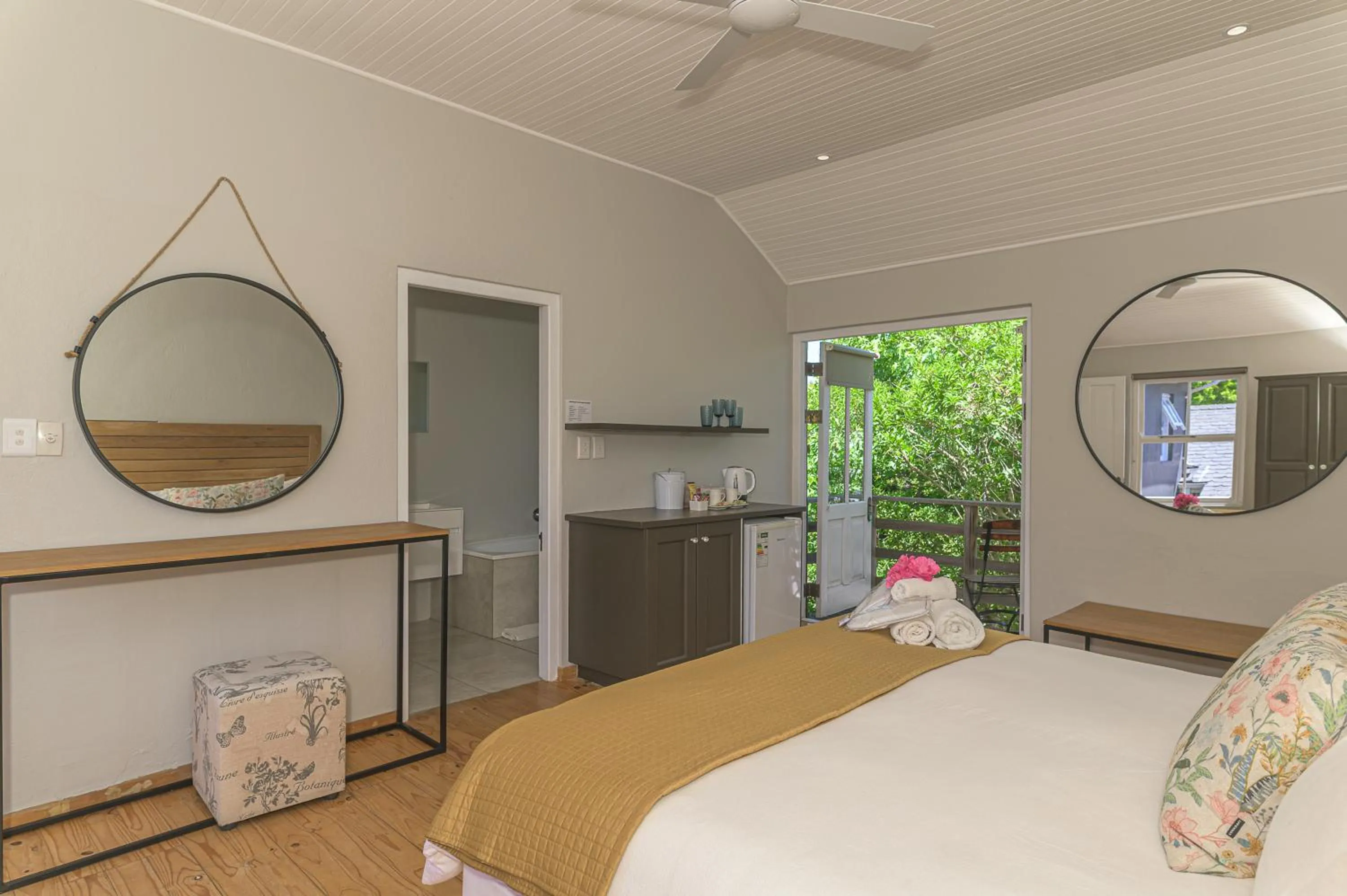 Photo of the whole room, Bed in Villa Blu Guesthouse