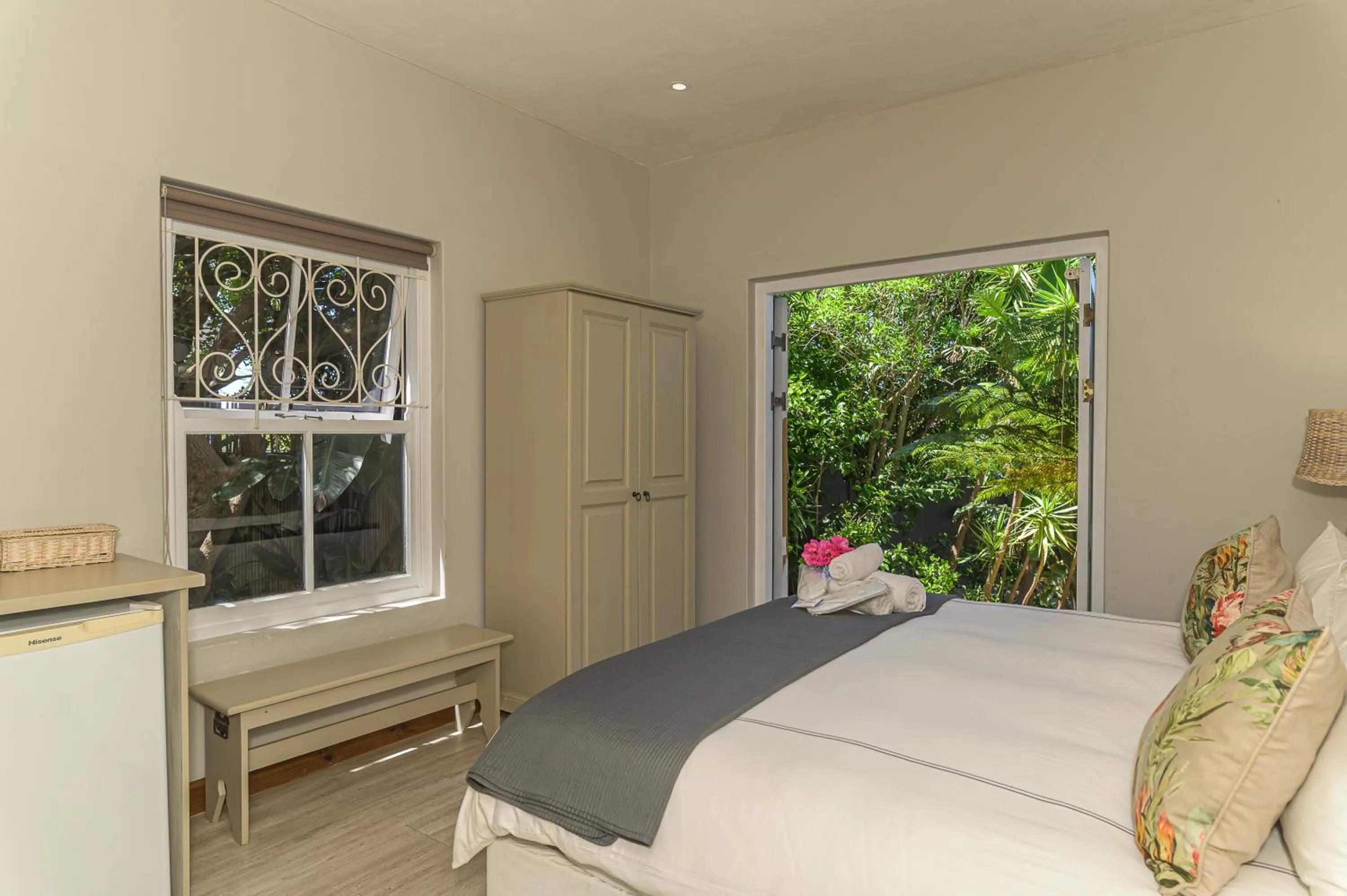 Garden, Bed in Villa Blu Guesthouse