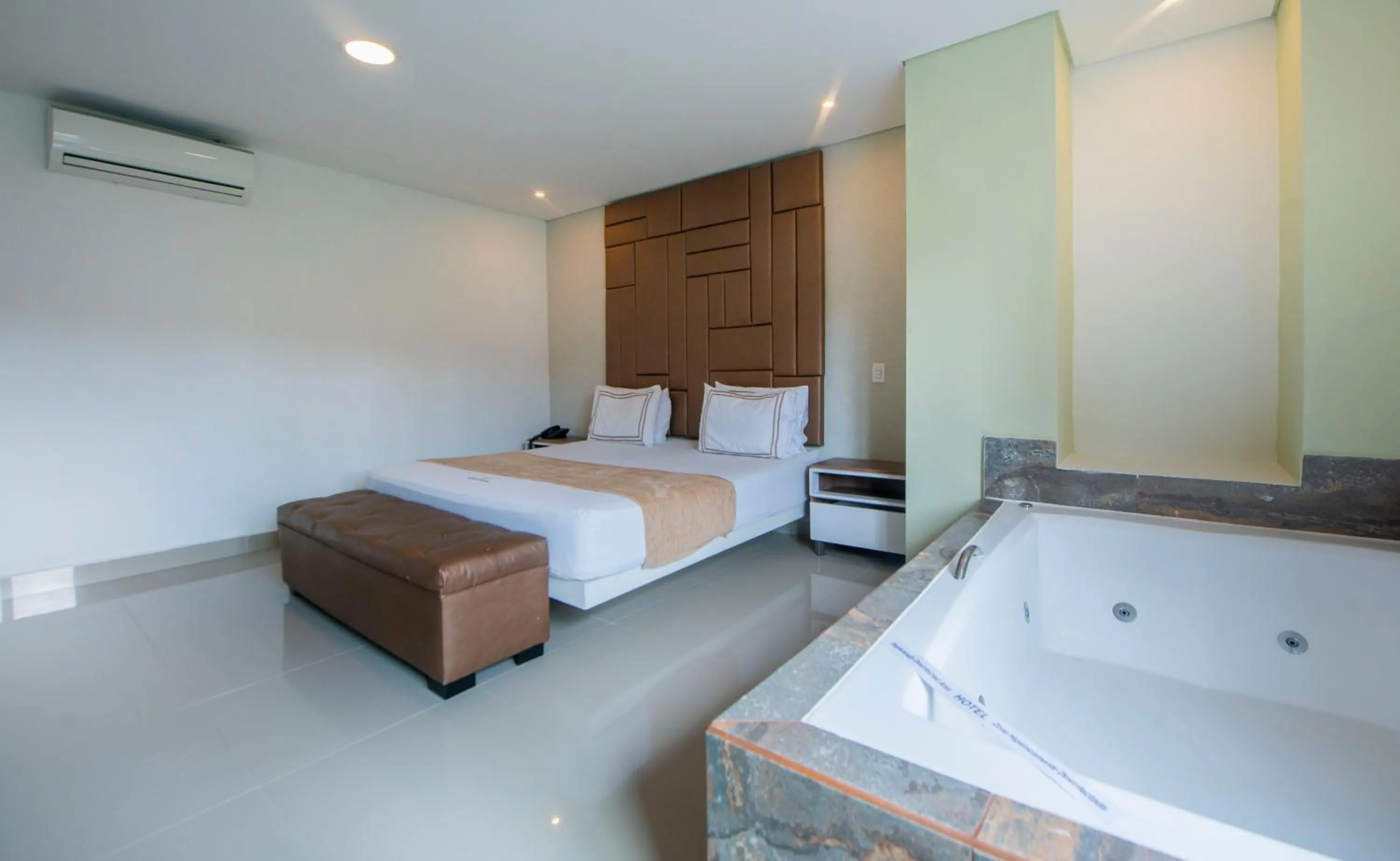 air conditioner, Bed in Infinity Hotel