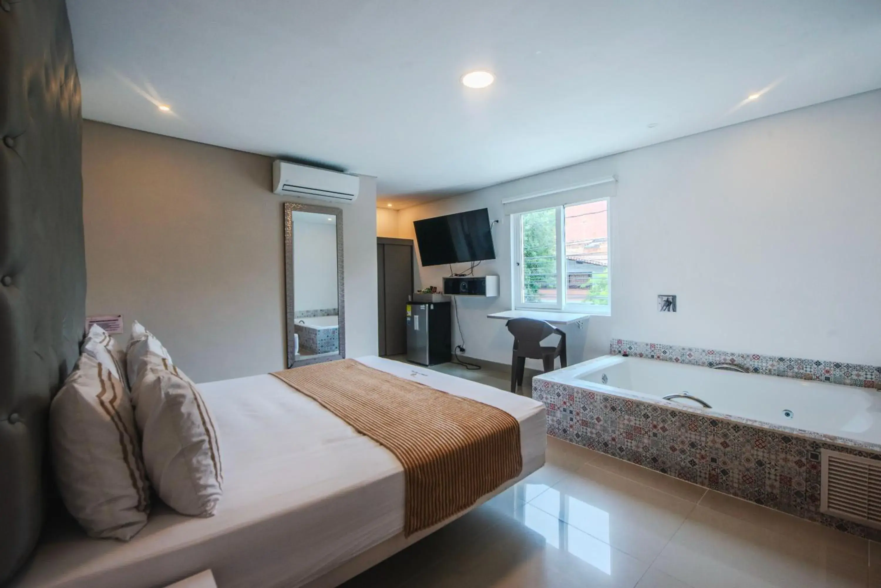 TV and multimedia, Bed in Infinity Hotel TV and multimedia, Bed in Infinity Hotel