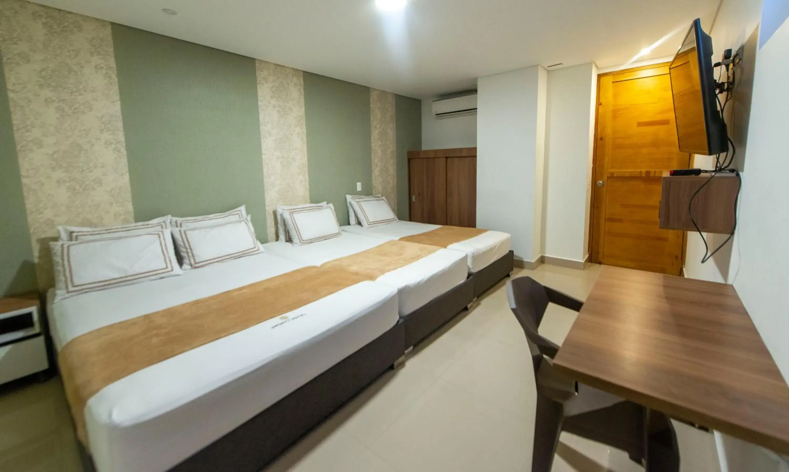 Classic Quadruple Room in Infinity Hotel Classic Quadruple Room in Infinity Hotel