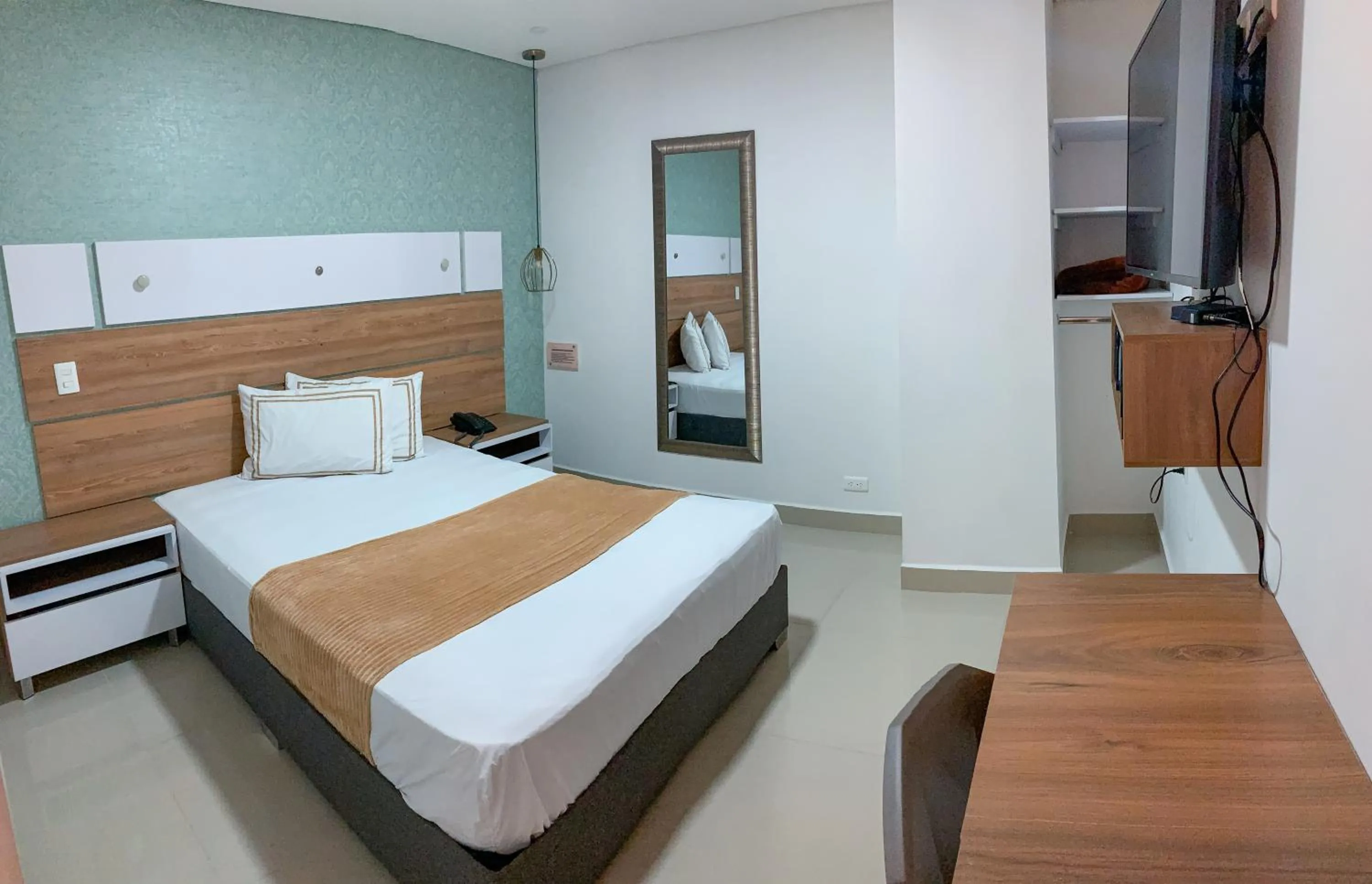 Photo of the whole room, Bed in Infinity Hotel