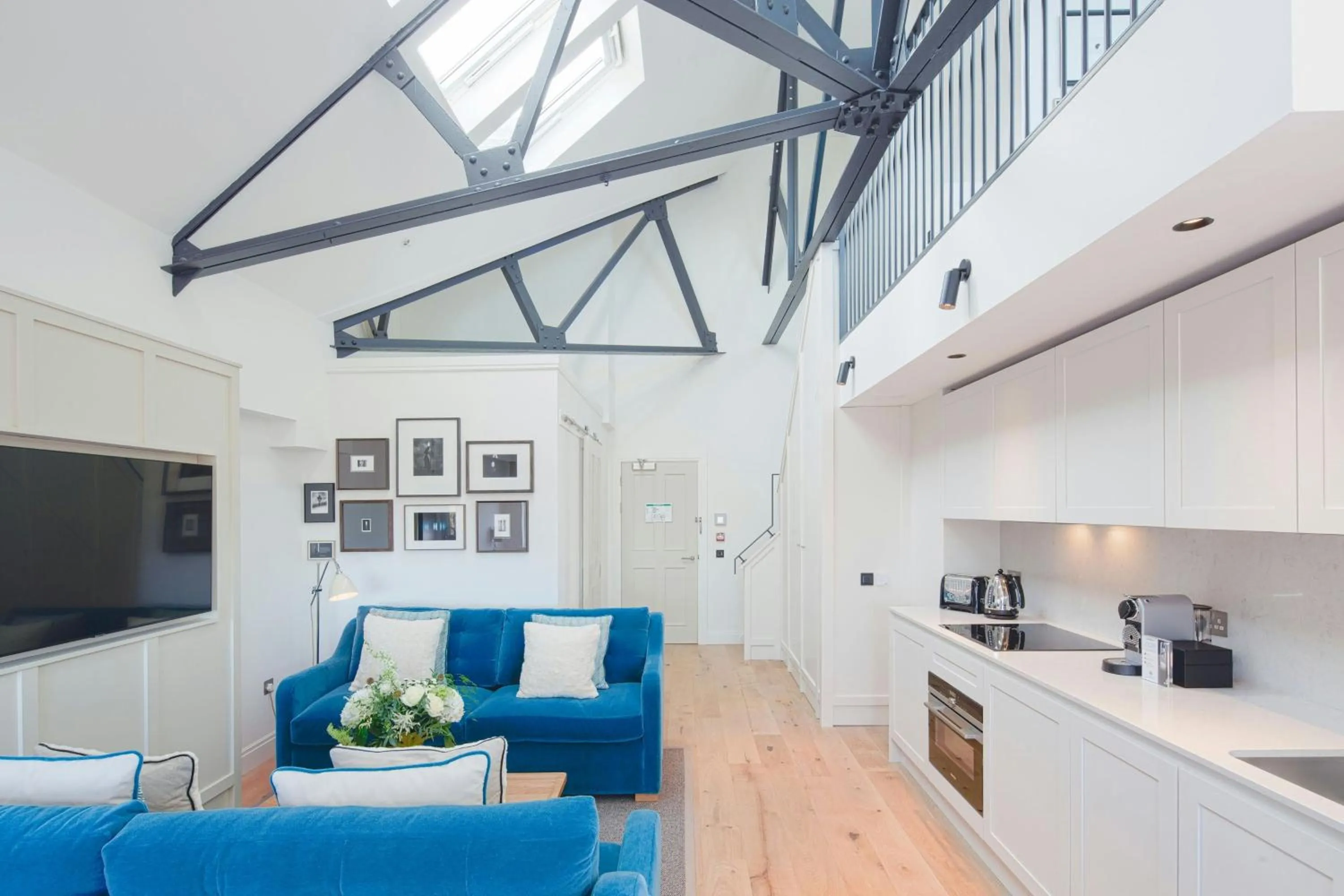 Living room in Old Town Chambers, Autograph Collection