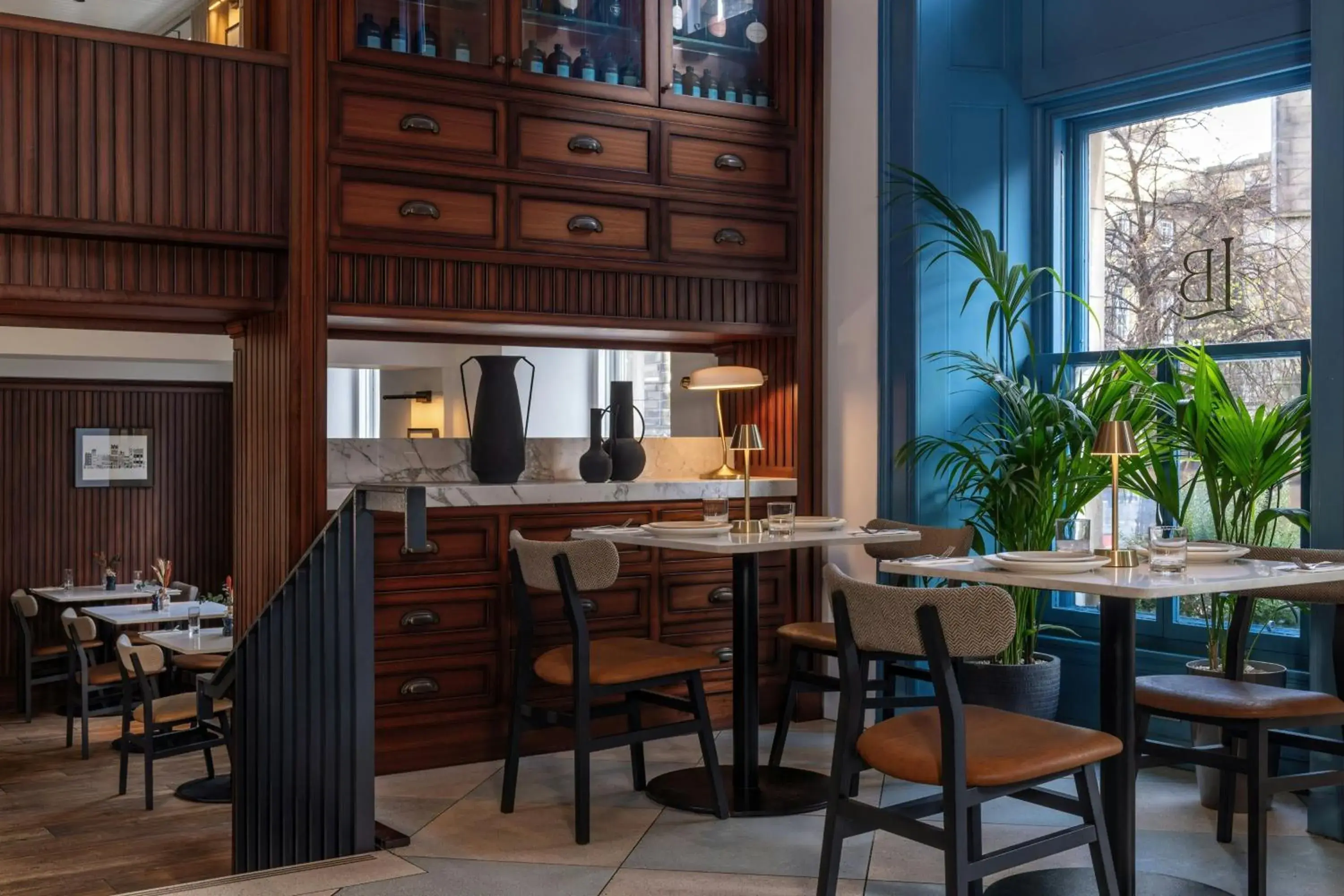 Lounge or bar in Old Town Chambers, Autograph Collection Lounge or bar in Old Town Chambers, Autograph Collection