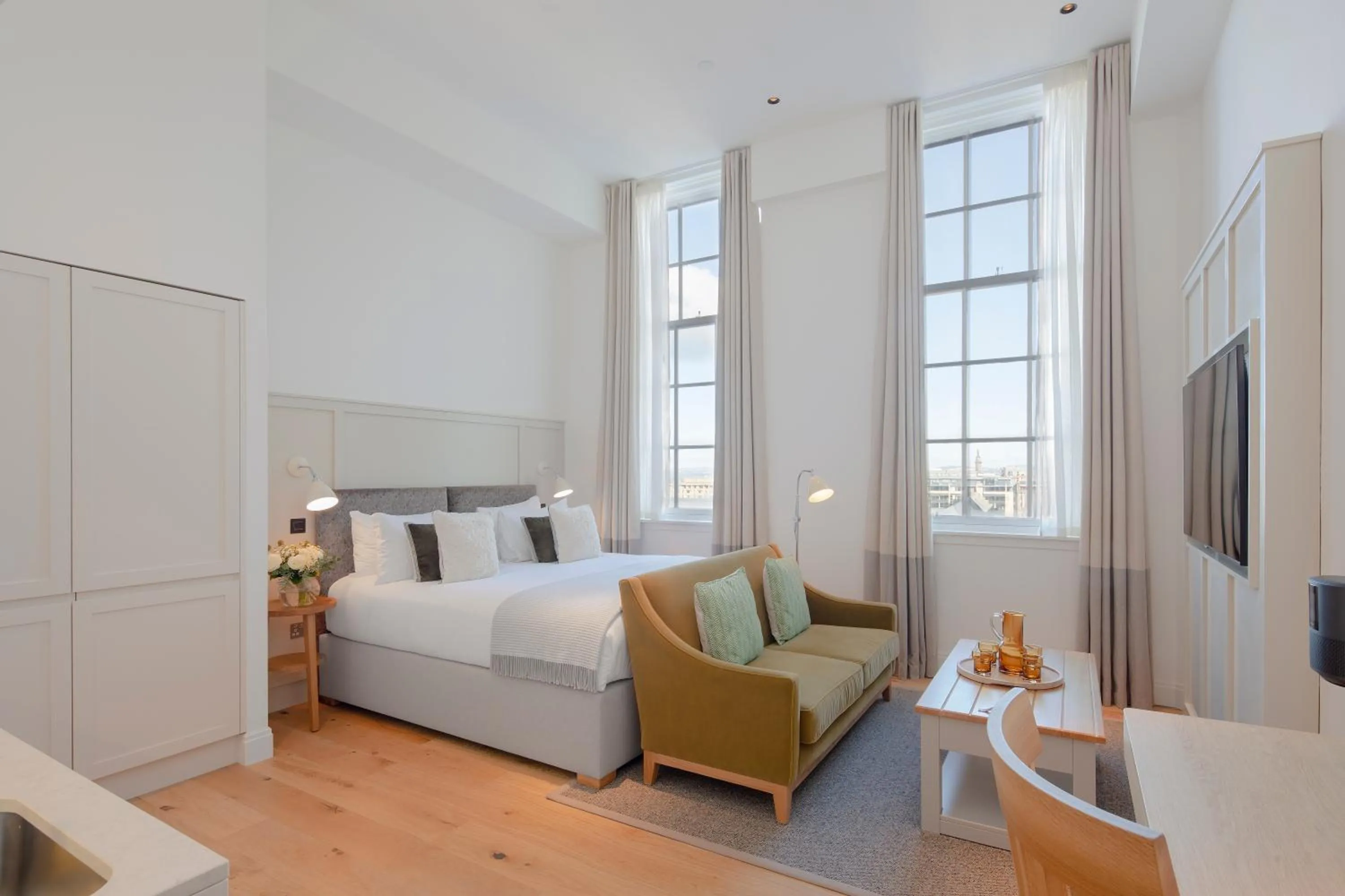 Deluxe Open Plan Apartment in Cheval Old Town Chambers