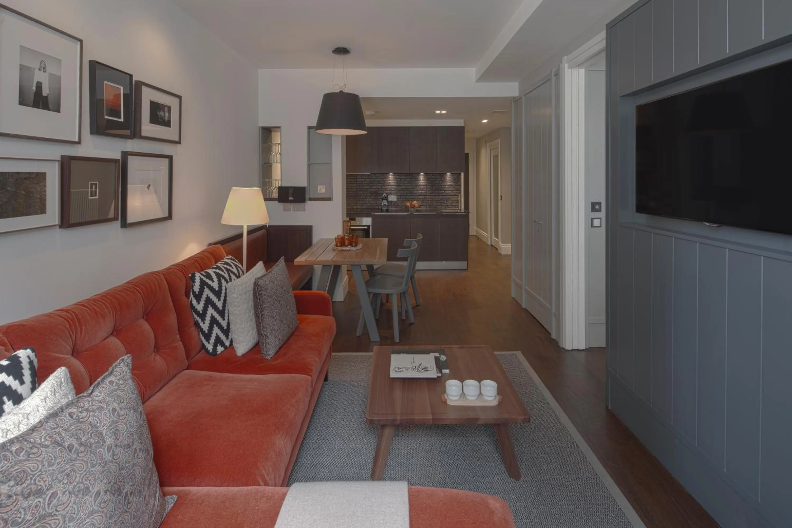 Luxury One Bedroom Apartment with Bed Alcove in Old Town Chambers, Autograph Collection