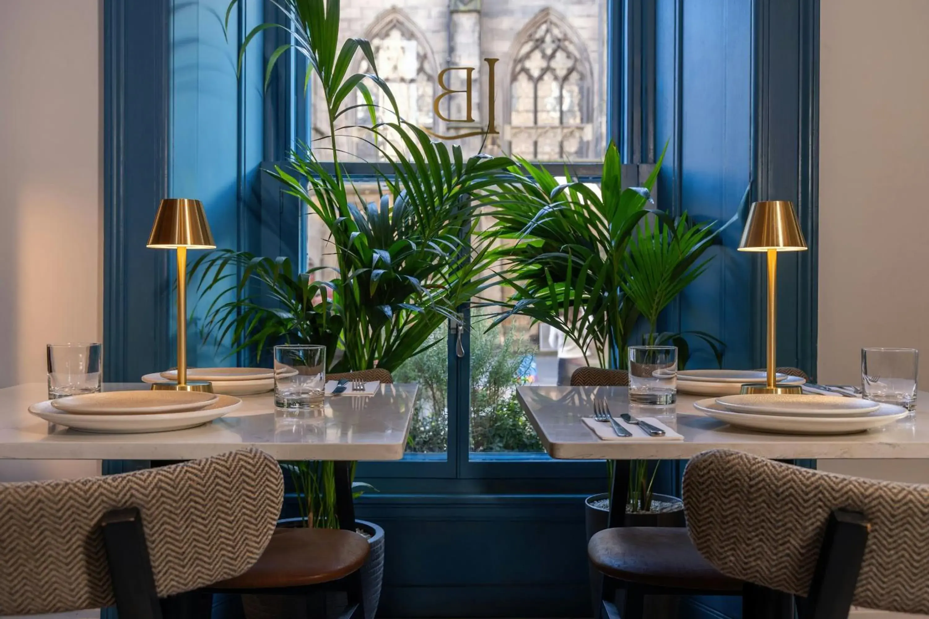 Lounge or bar in Old Town Chambers, Autograph Collection Lounge or bar in Old Town Chambers, Autograph Collection