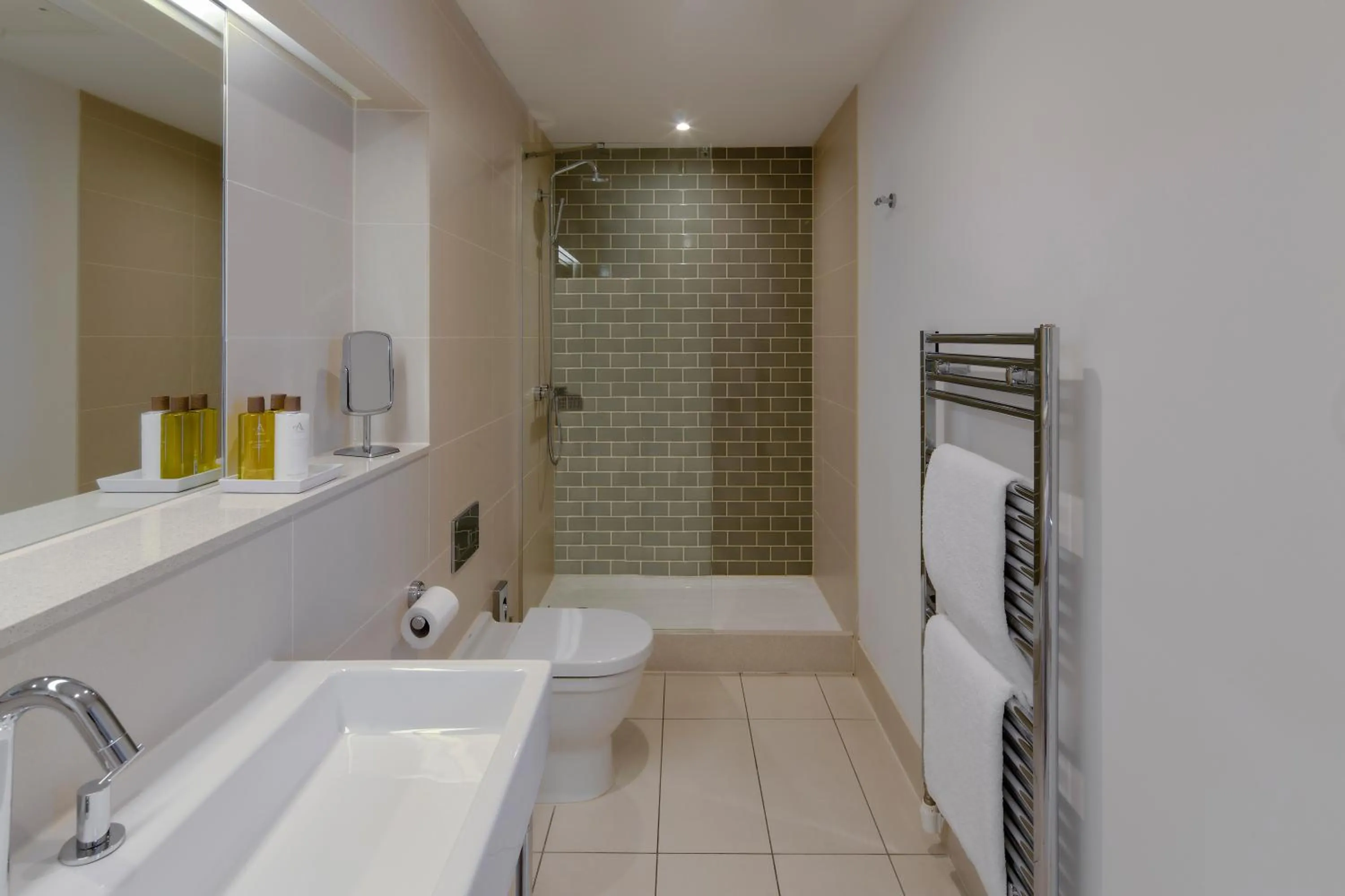 Deluxe Two Bedroom Apartment with Balcony in Cheval Old Town Chambers