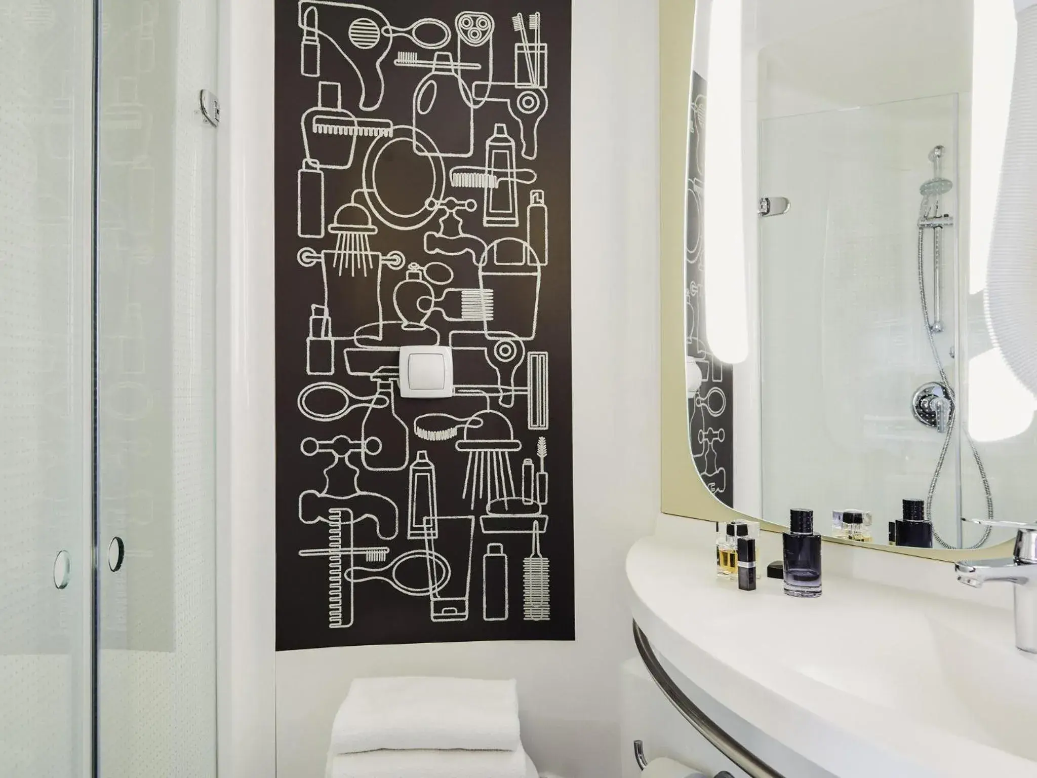 Bedroom in ibis La Ciotat Bedroom in ibis La Ciotat