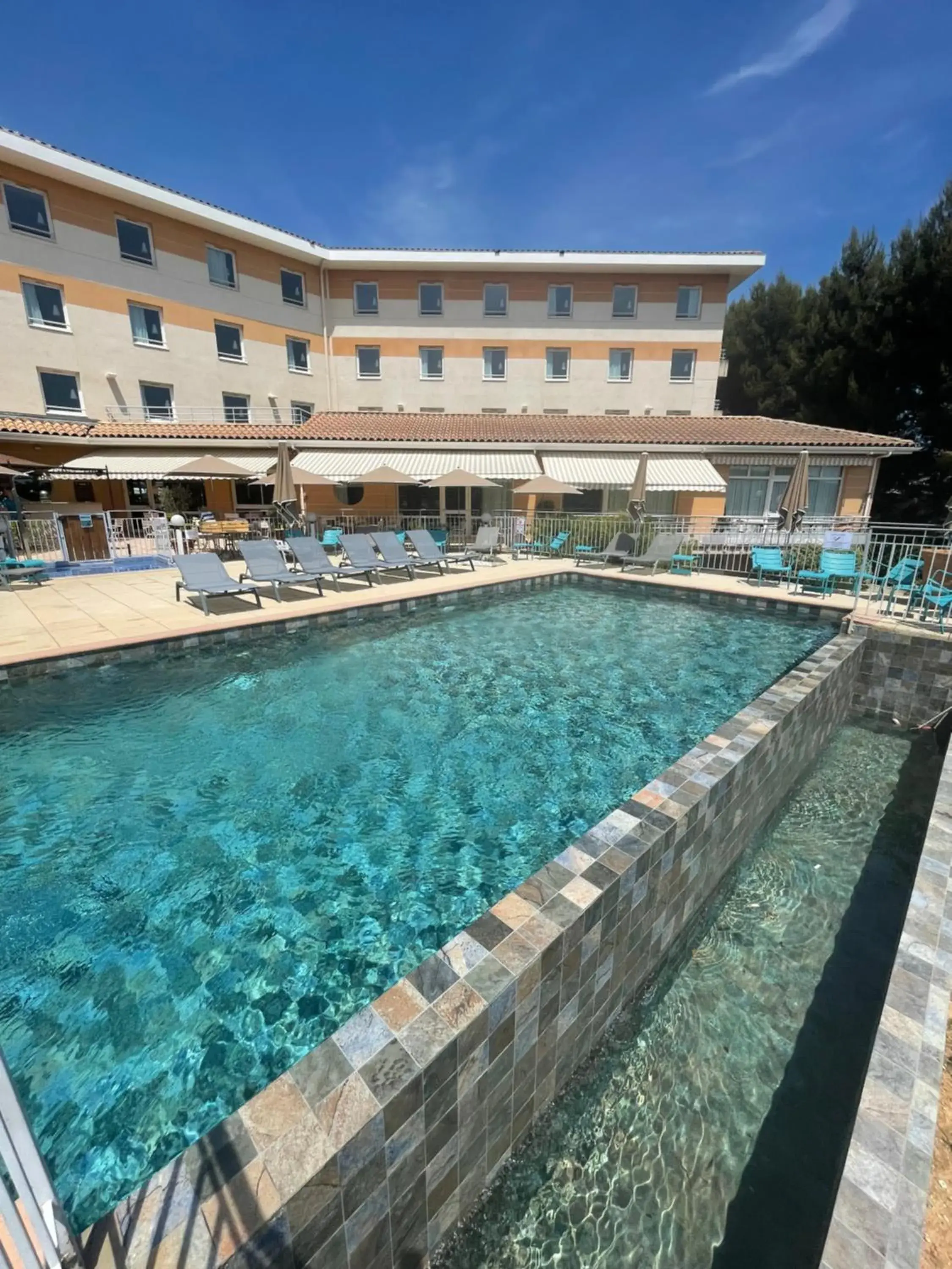 Swimming pool in ibis La Ciotat Swimming pool in ibis La Ciotat