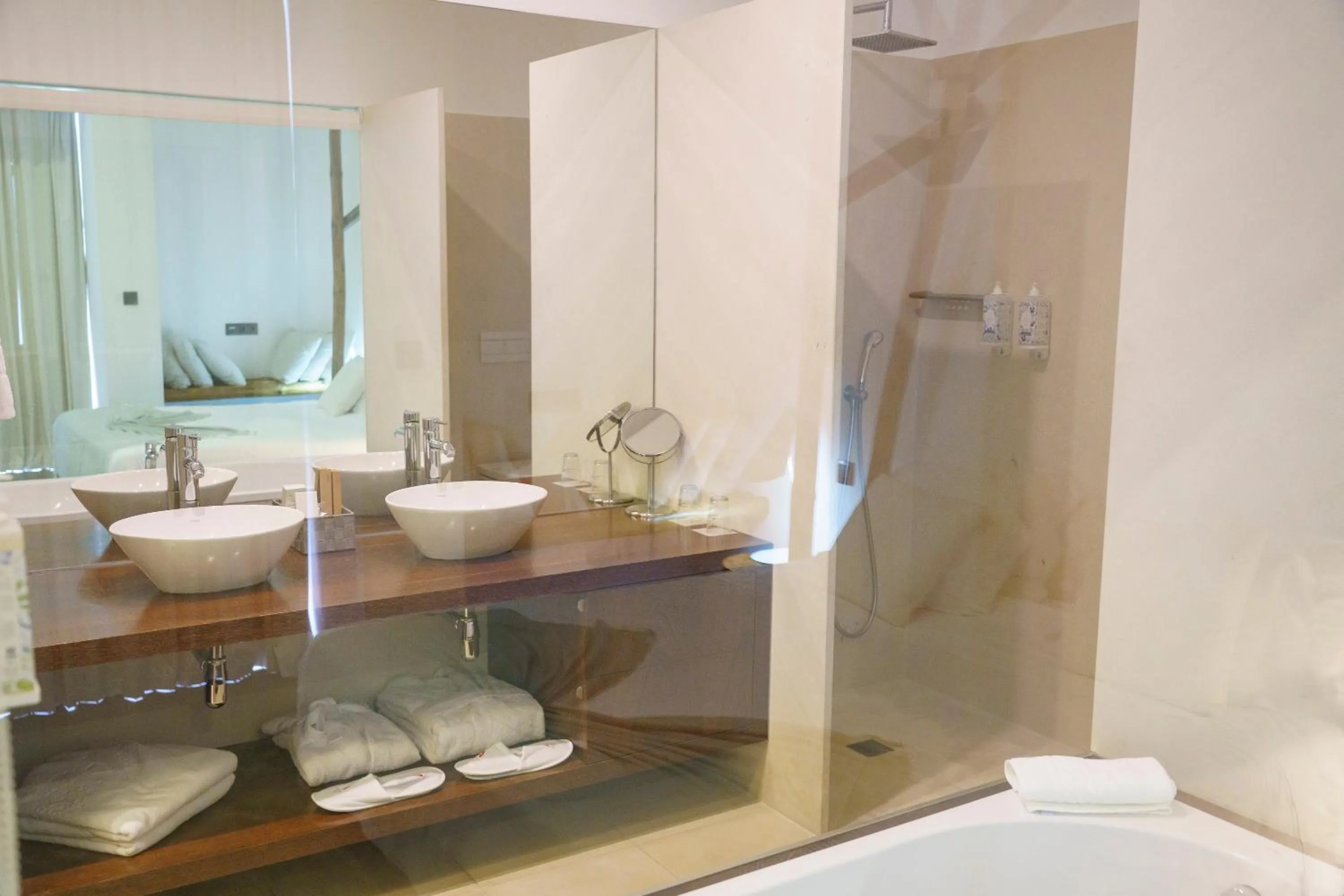 Bathroom in Real Abadia, Congress & Spa Hotel