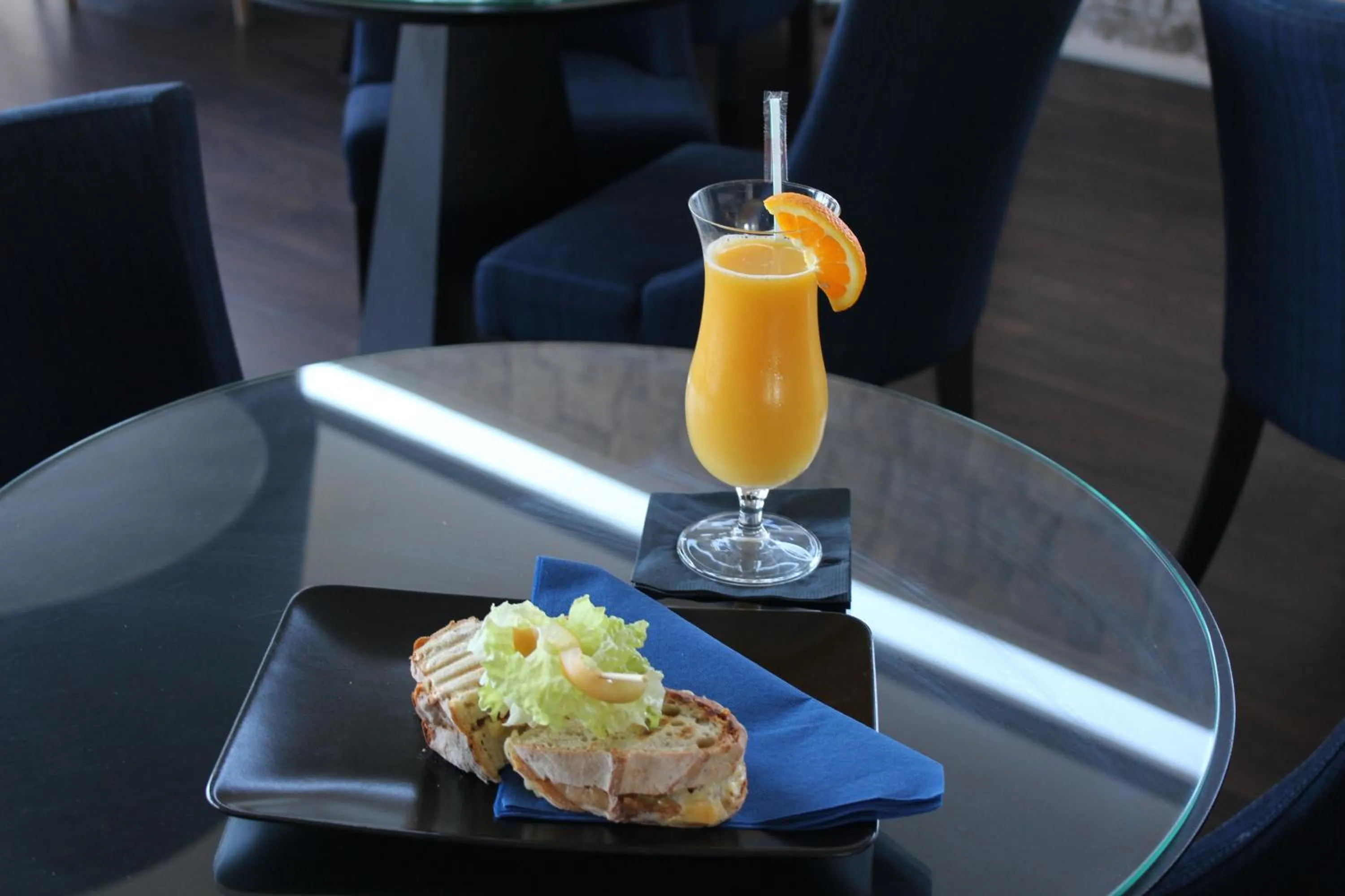 Lounge or bar in Real Abadia, Congress & Spa Hotel