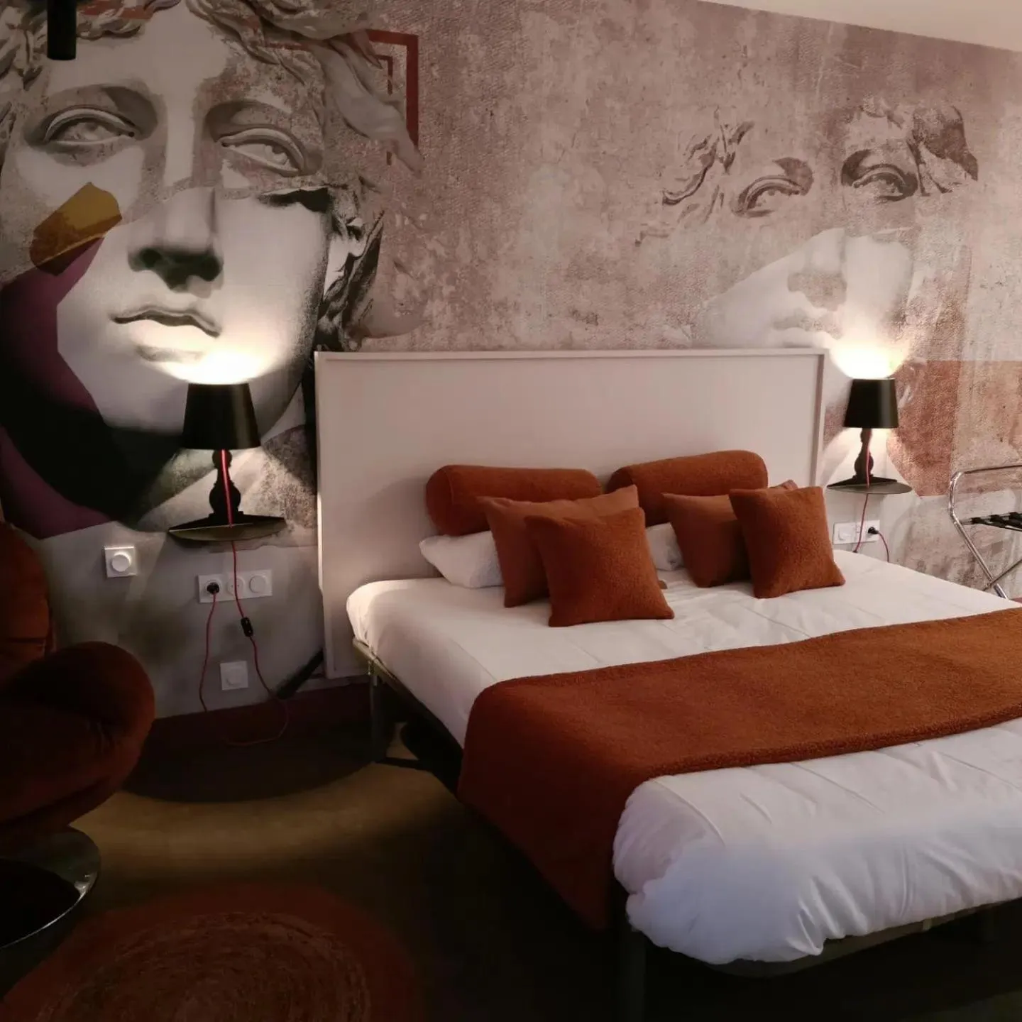 Bed in Logis Hôtel Le Glacier