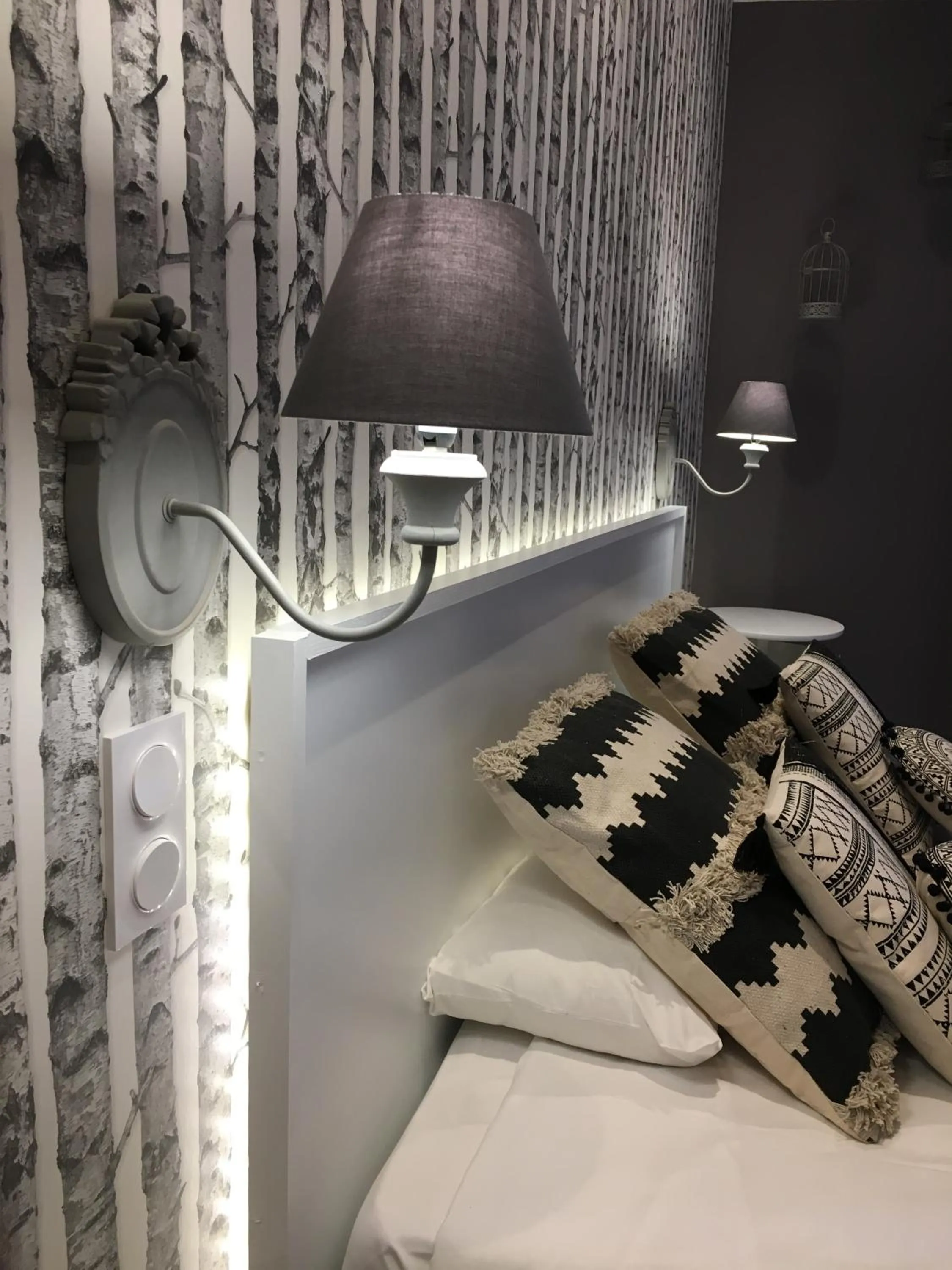 Decorative detail in Logis Hôtel Le Glacier