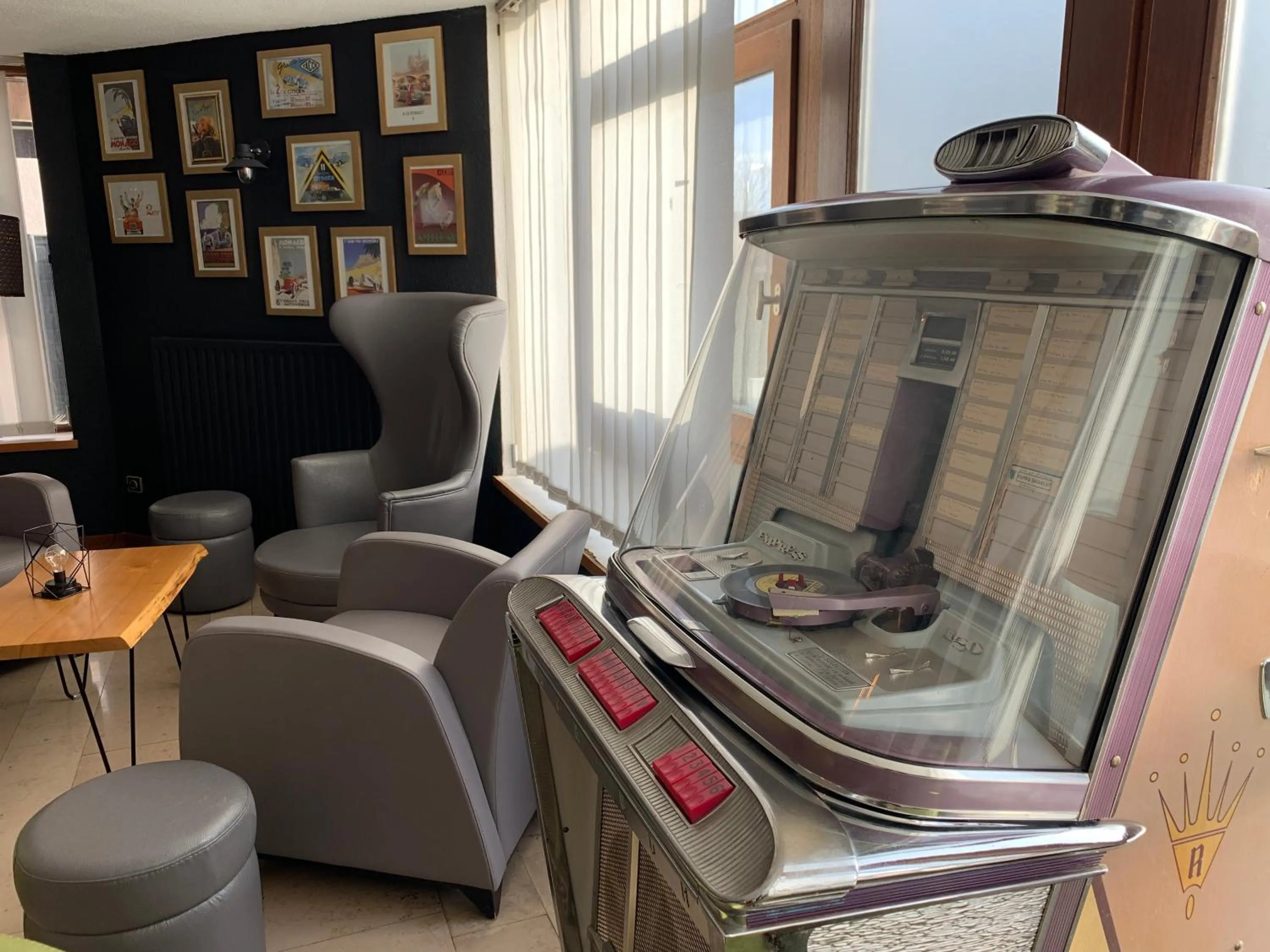 Lobby or reception in The Originals City, Hôtel Castel Burgond, Dijon Ouest