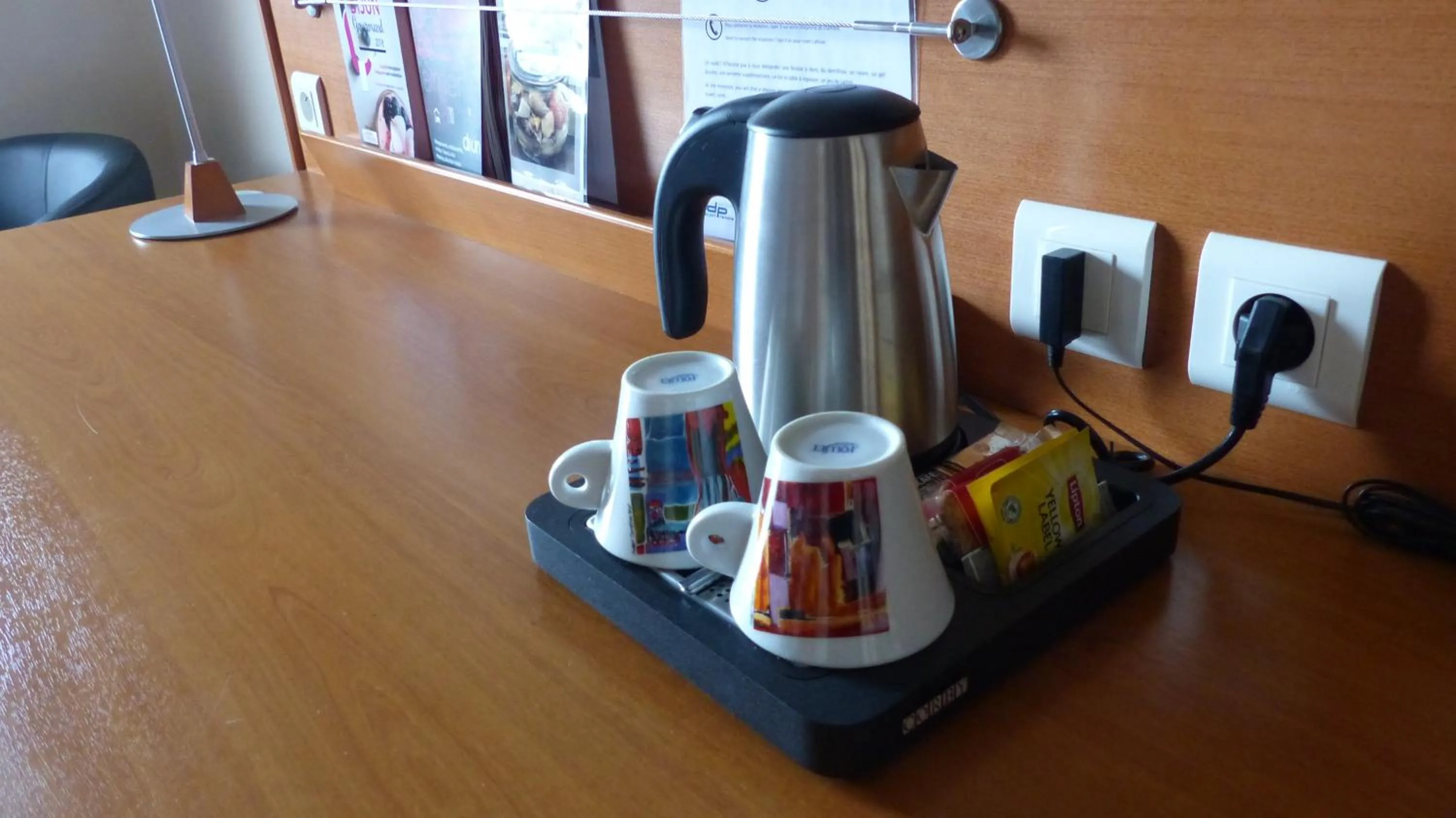 Coffee/tea facilities in The Originals City, Hôtel Castel Burgond, Dijon Ouest