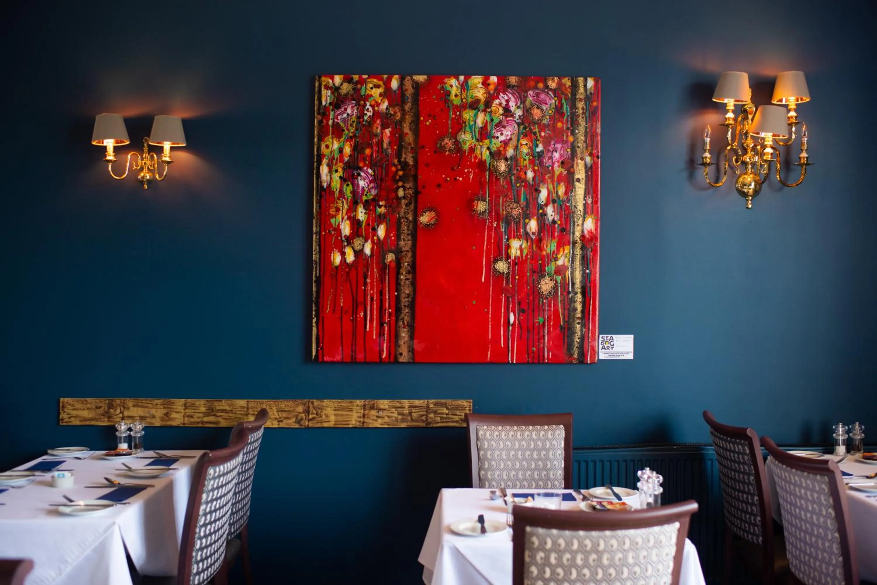 Restaurant/places to eat in Manor Hotel