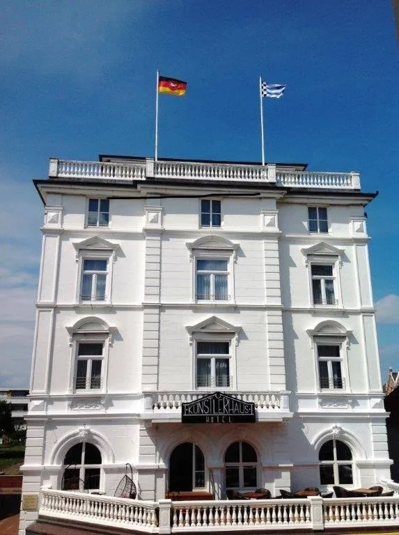 Property building in Hotel Künstlerhaus