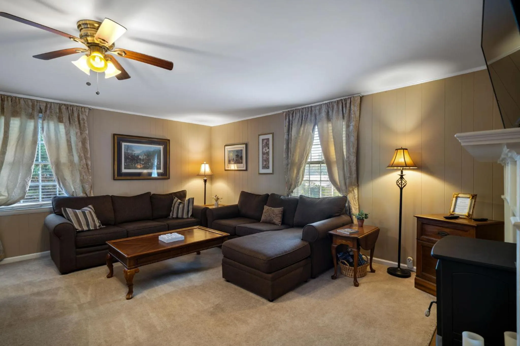 TV and multimedia in The Inn on Front Street