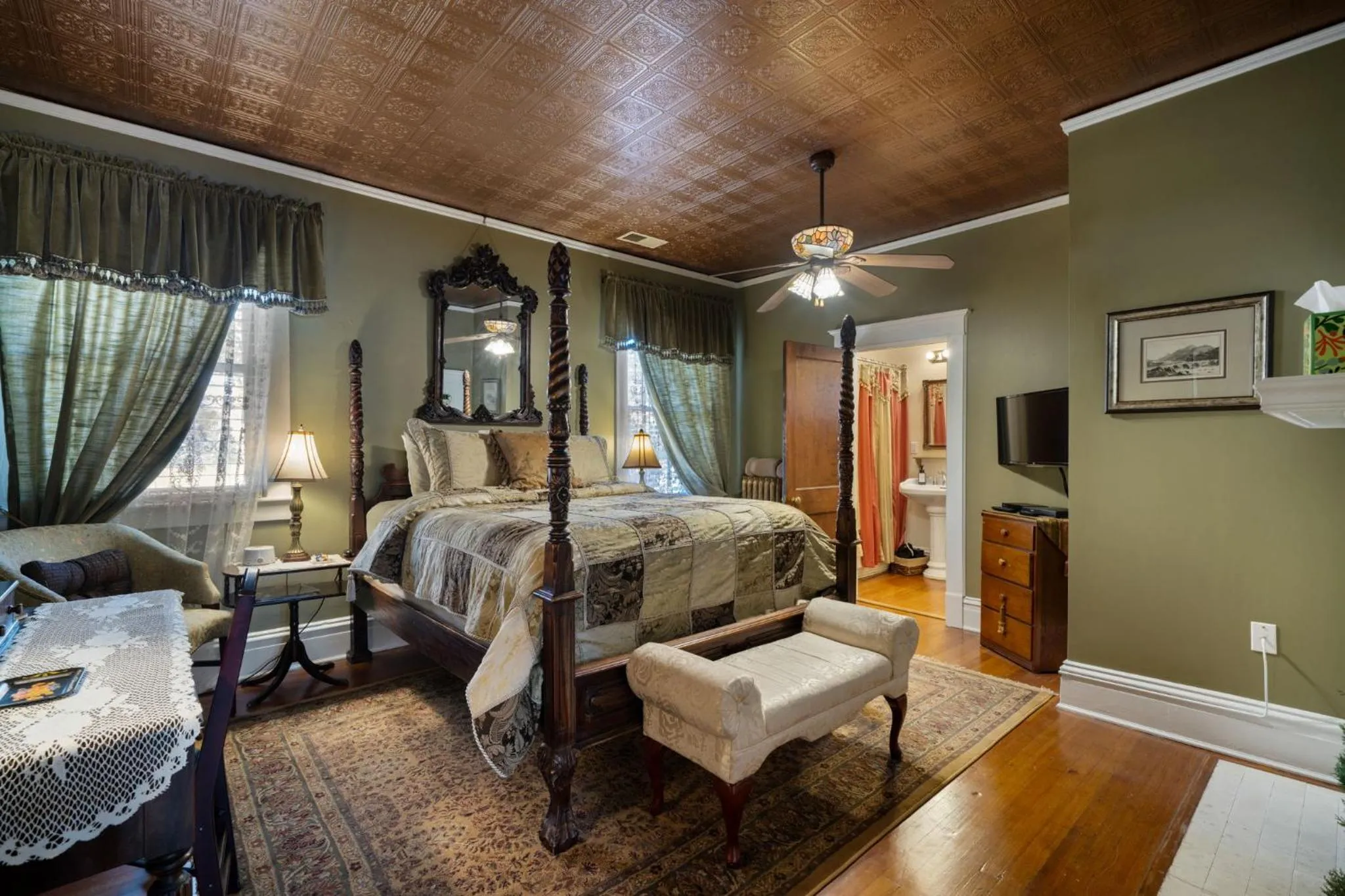 Bedroom, Bed in The Inn on Front Street
