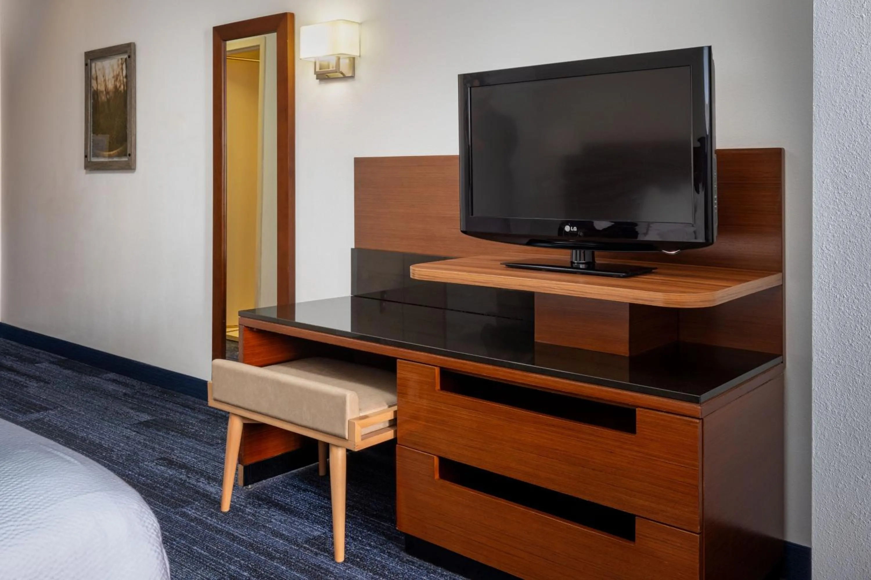 Photo of the whole room in Fairfield Inn & Suites by Marriott Smithfield