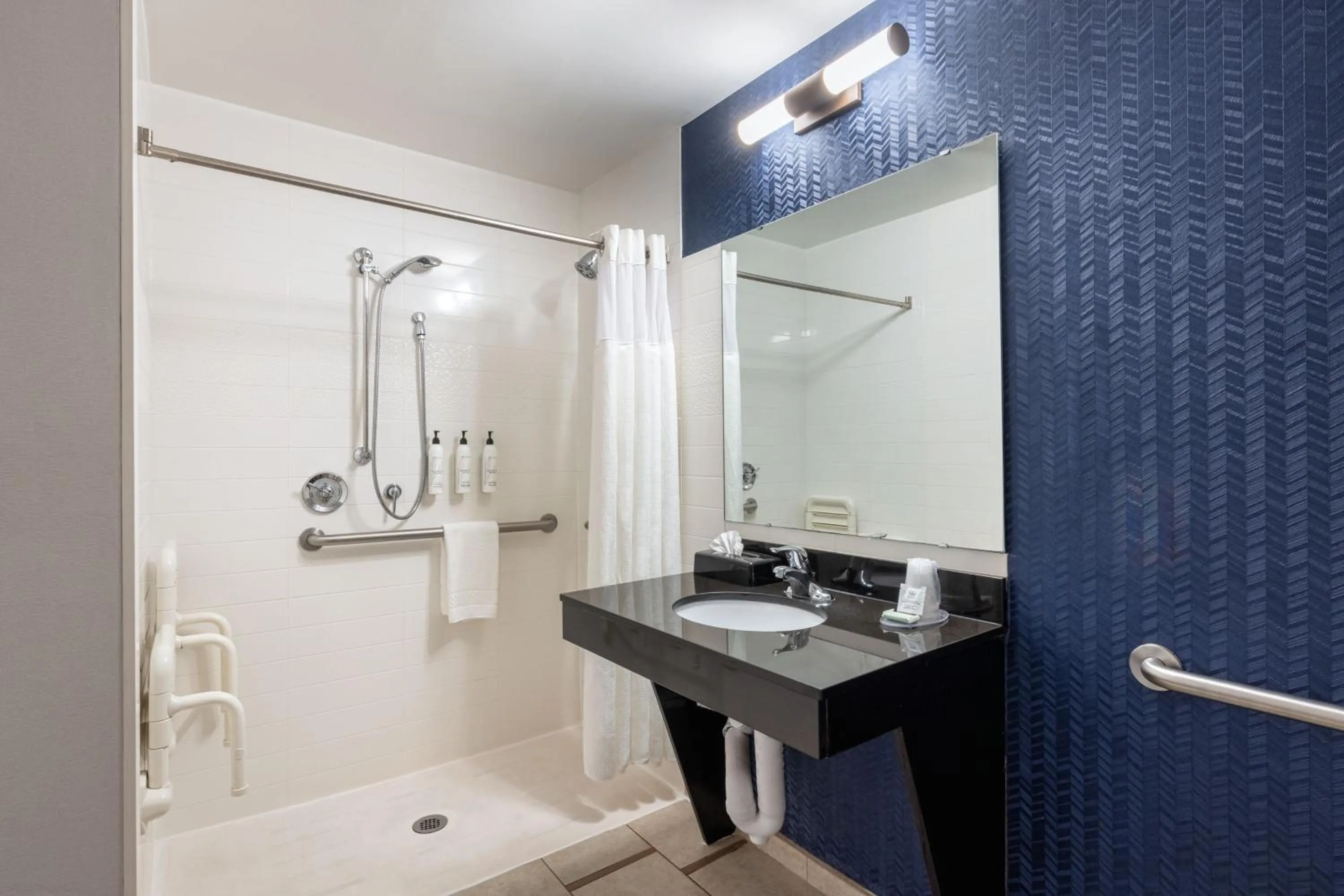 Bathroom in Fairfield Inn & Suites by Marriott Smithfield