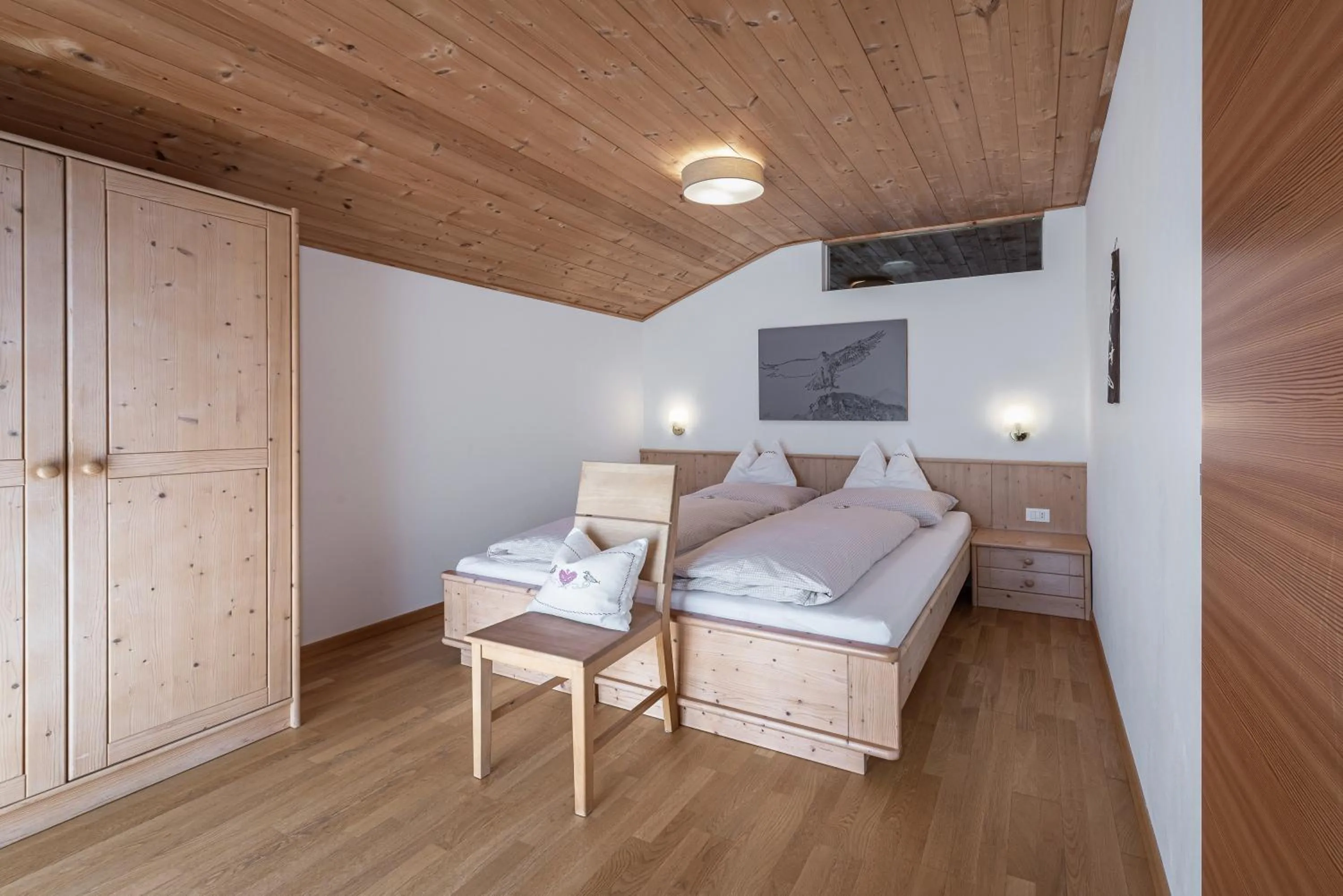 Photo of the whole room, Bed in Schopplhof - panoramic apartments dolomites