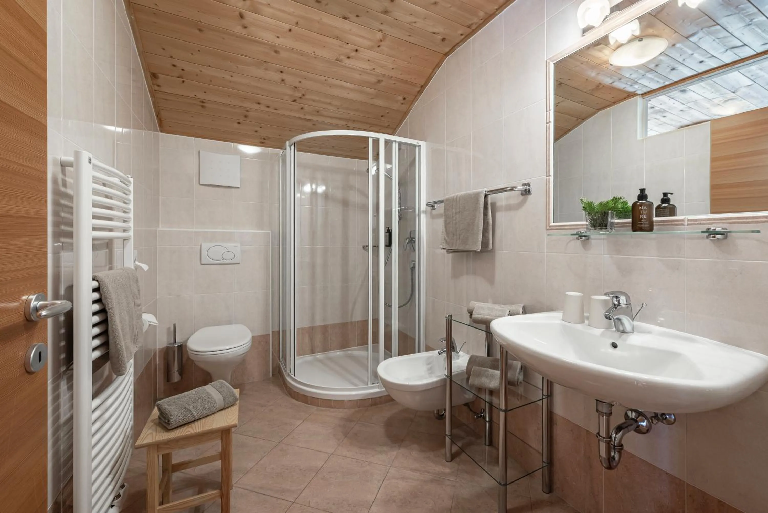 Bathroom in Schopplhof - panoramic apartments dolomites